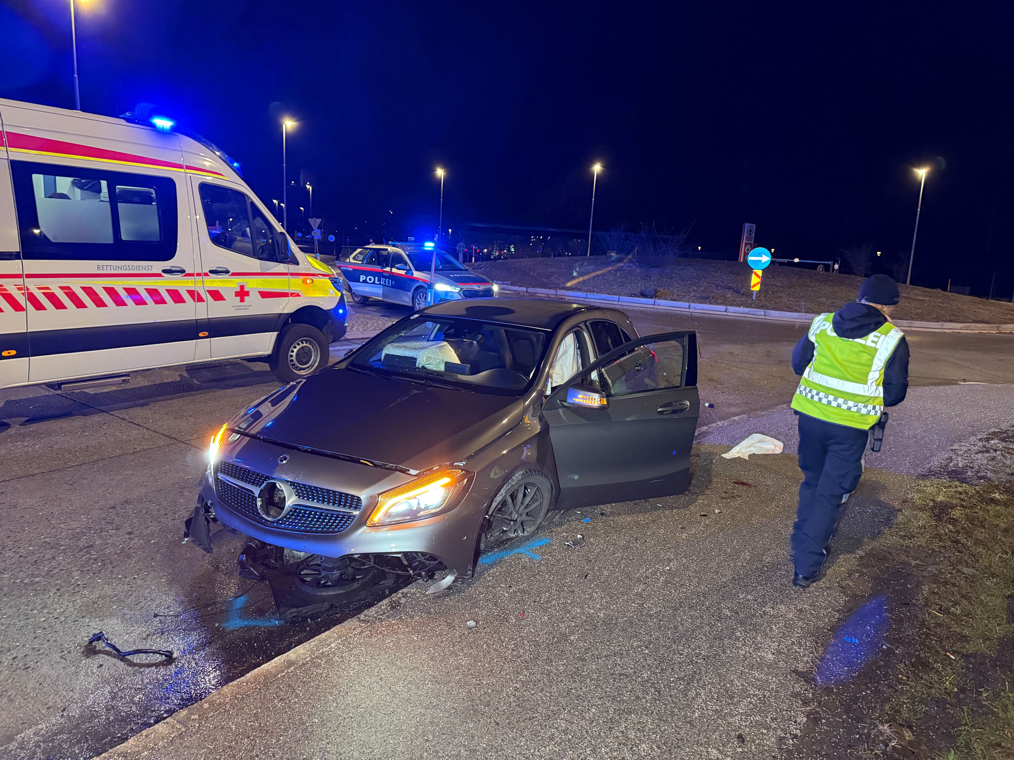  Schwerer Verkehrsunfall in Brixlegg -Fotocredit: ZOOM.TIROL 