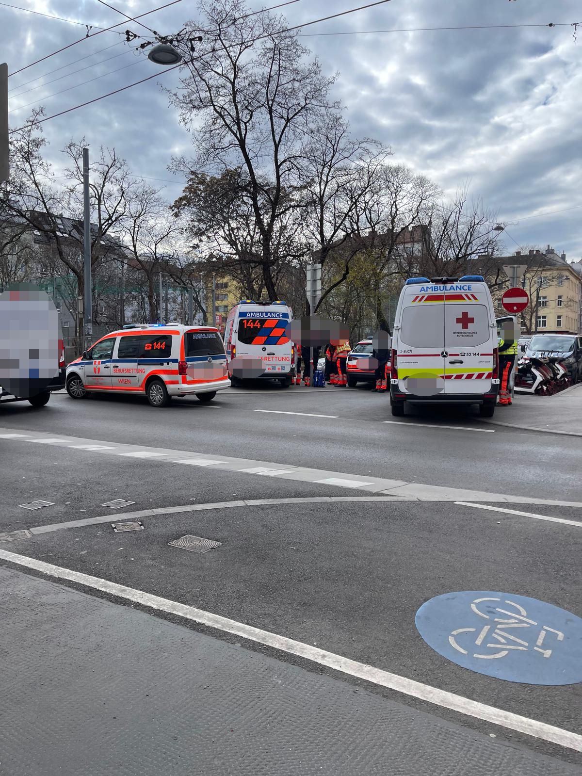 Großeinsatz der Polizei und Rettung am Wielandplatz im 10. Wiener Bezirk.