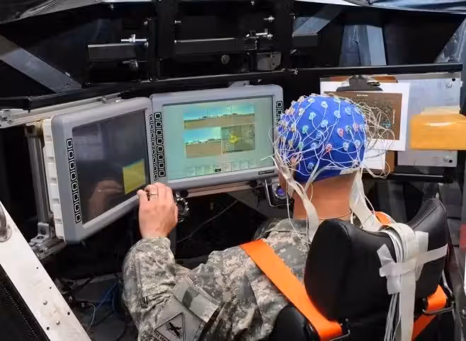 Laut Experten ist die Gefahr, dass Neurotechnologie als Waffe genutzt wird, real und muss ernst genommen werden. (Symbolbild)