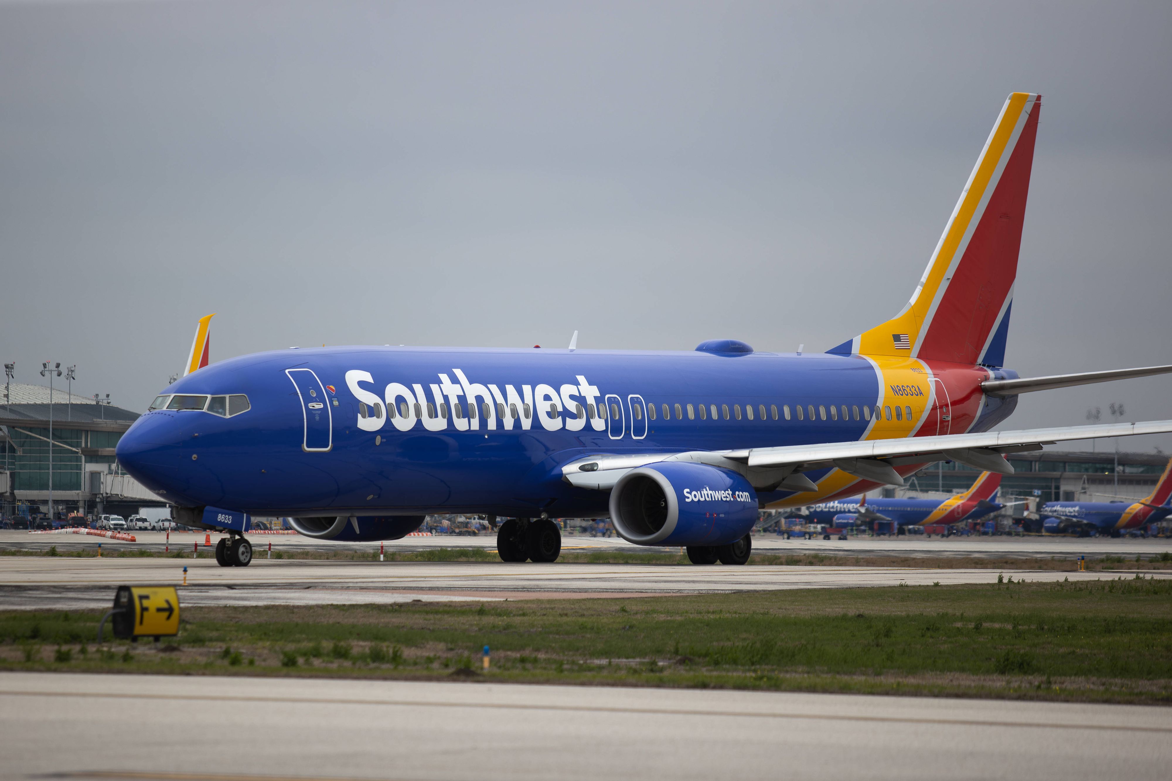Der Flieger musste zum Gate zurückkehren. (Symbolbild)