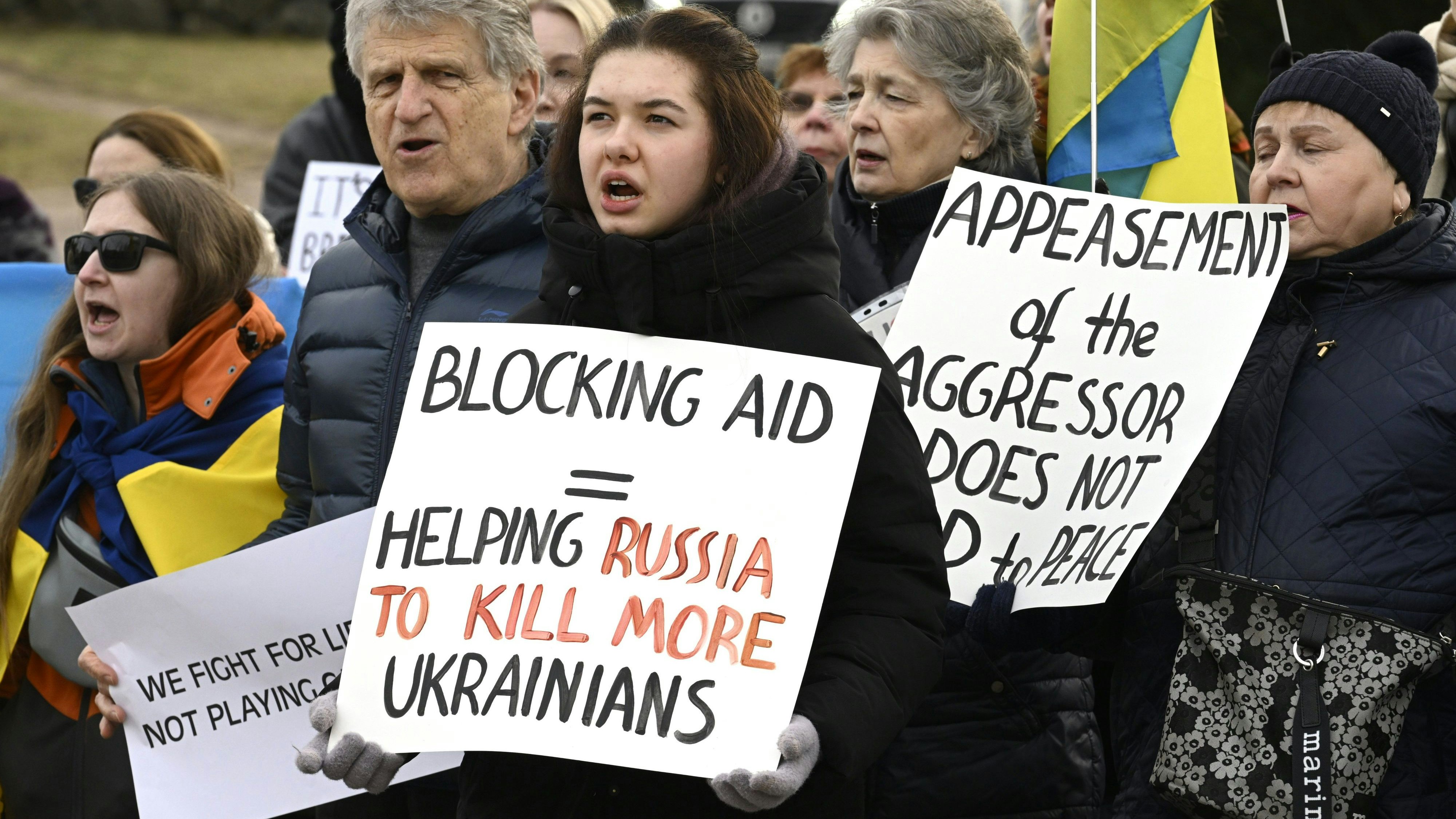 Protest-Demo vor der US-Botschaft in Helsinki, Finnland, nach Einstellung der Ukraine-Hilfen. (10. März 2025)