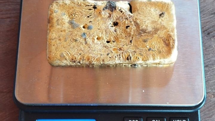 Abgebautes Gold nach der ersten Schmelze