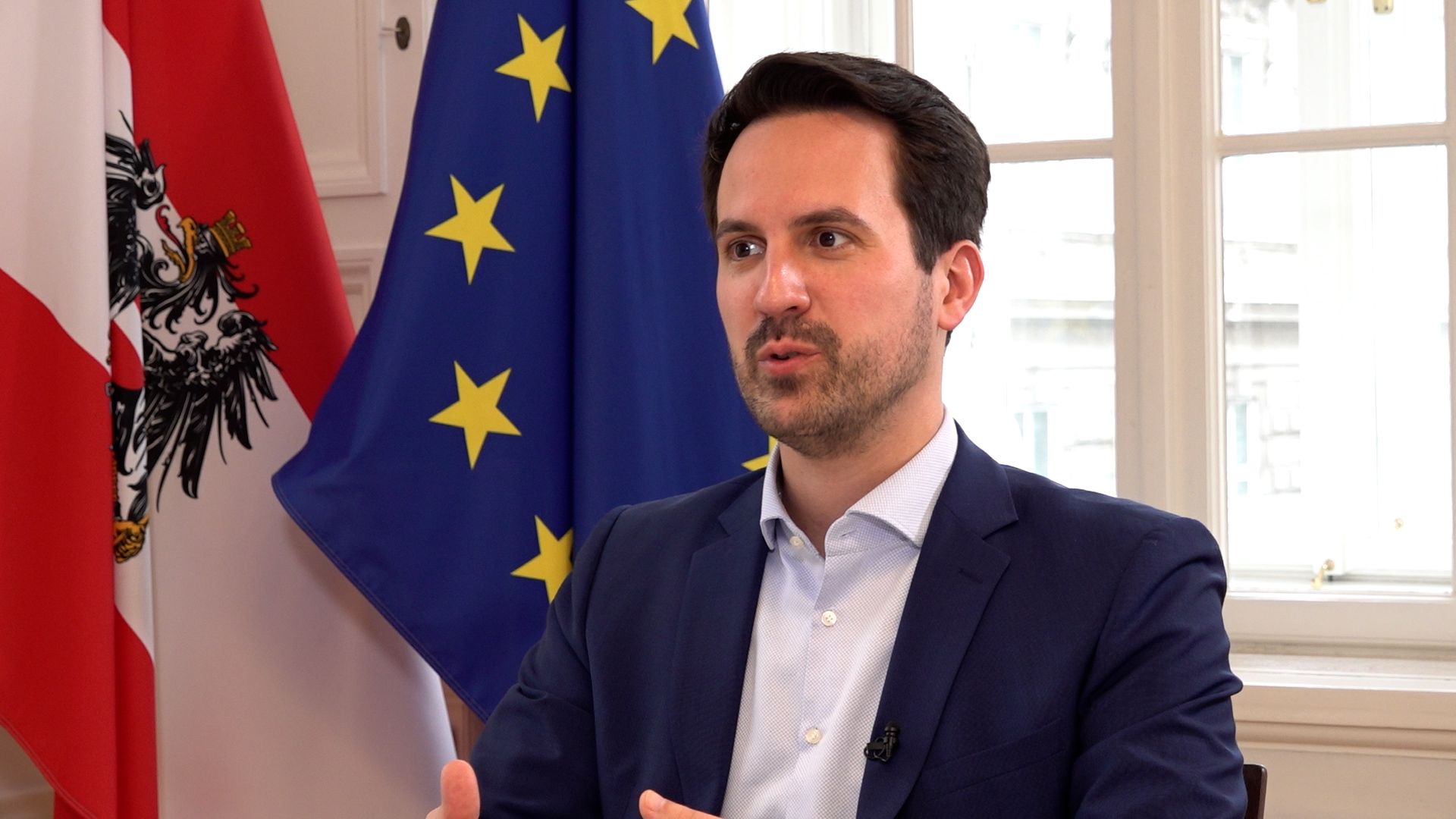 Bildungsminister Christoph Wiederkehr will die Anweisungen an Schulen reduzieren.