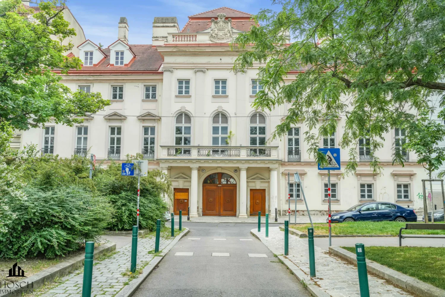 Das Palais Grassalkovics bietet eine großzügige Wohnnutzfläche von etwa 1.396 Quadratmetern.