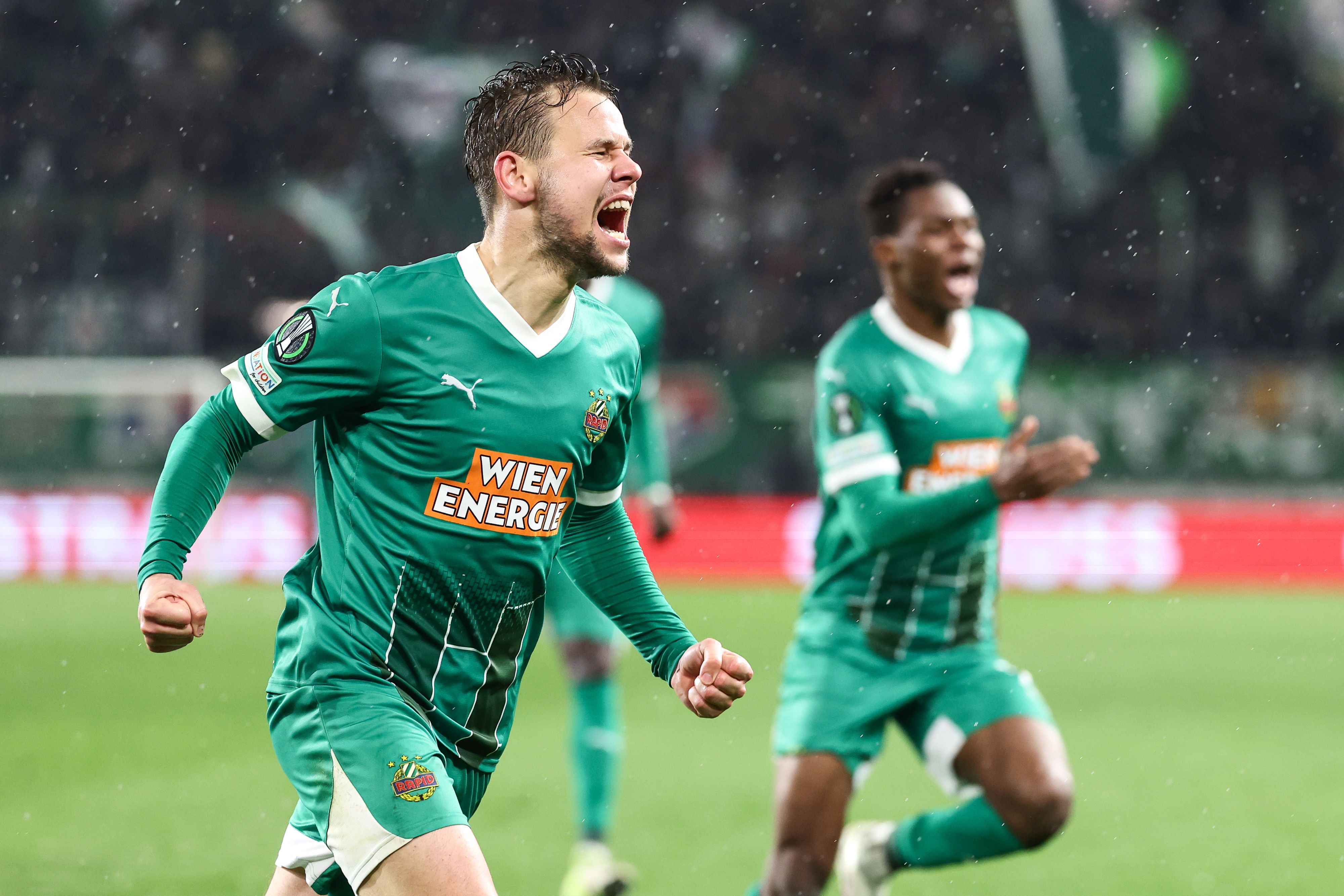 Louis Schaub erzielt den entscheidenden Treffer für Rapid.