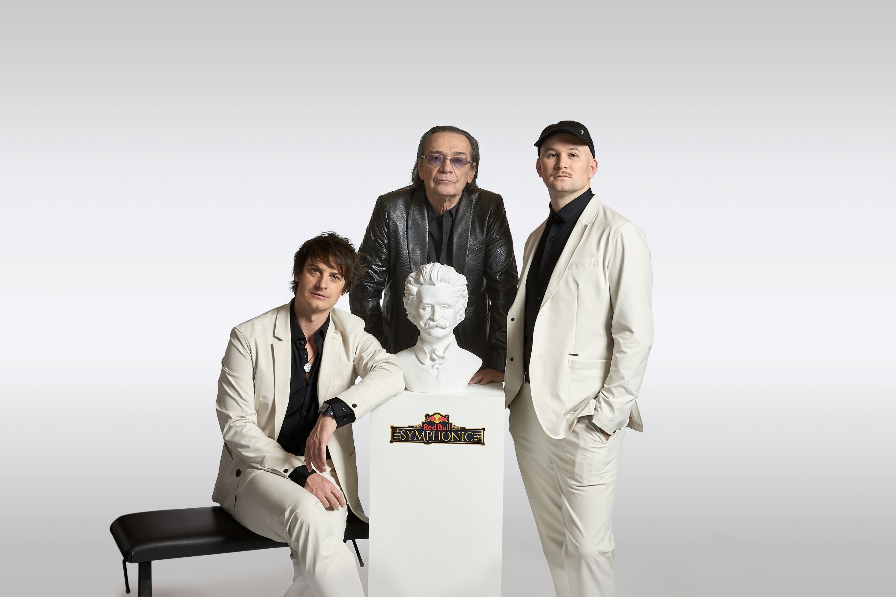 Camo & Krooked und Komponist Christian Kolonovits (m.)