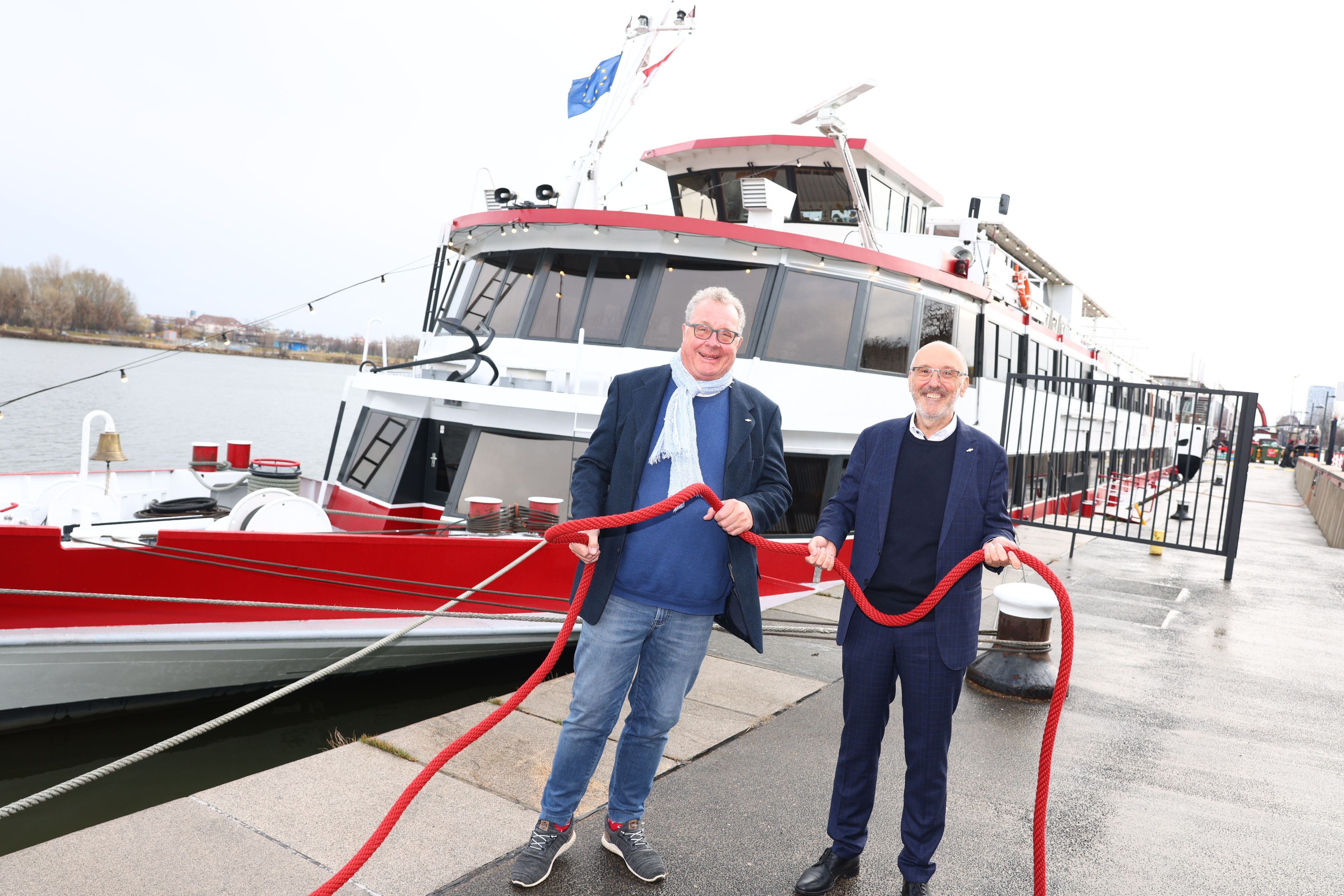 DDSG-Blue-Danube-Geschäftsführer Wolfgang Fischer und DDSG-Blue-Danube-Geschäftsführer Wolfgang Hanreich (v.l.)