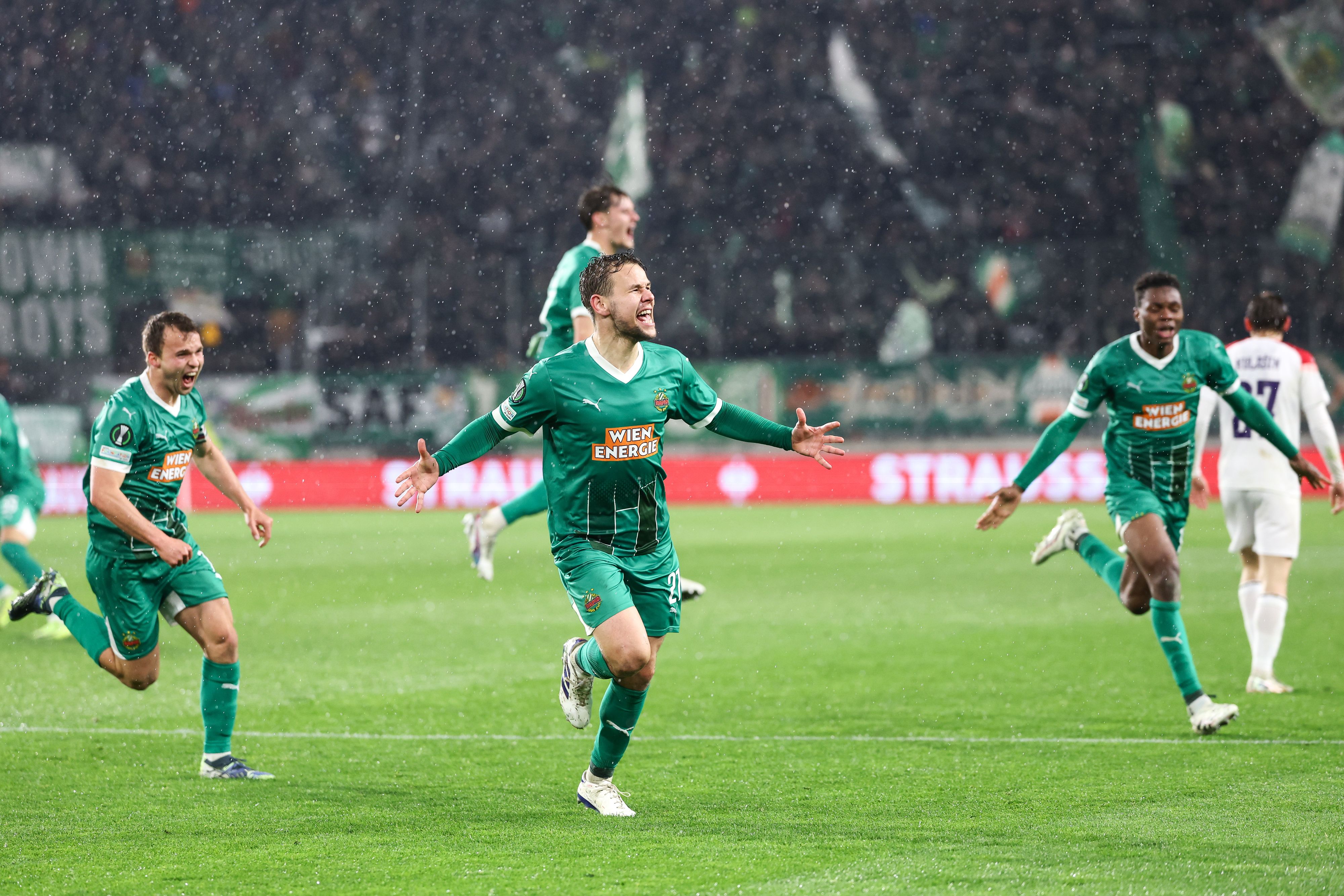 Louis Schaub erlöste Rapid gegen Borac Banja Luka.