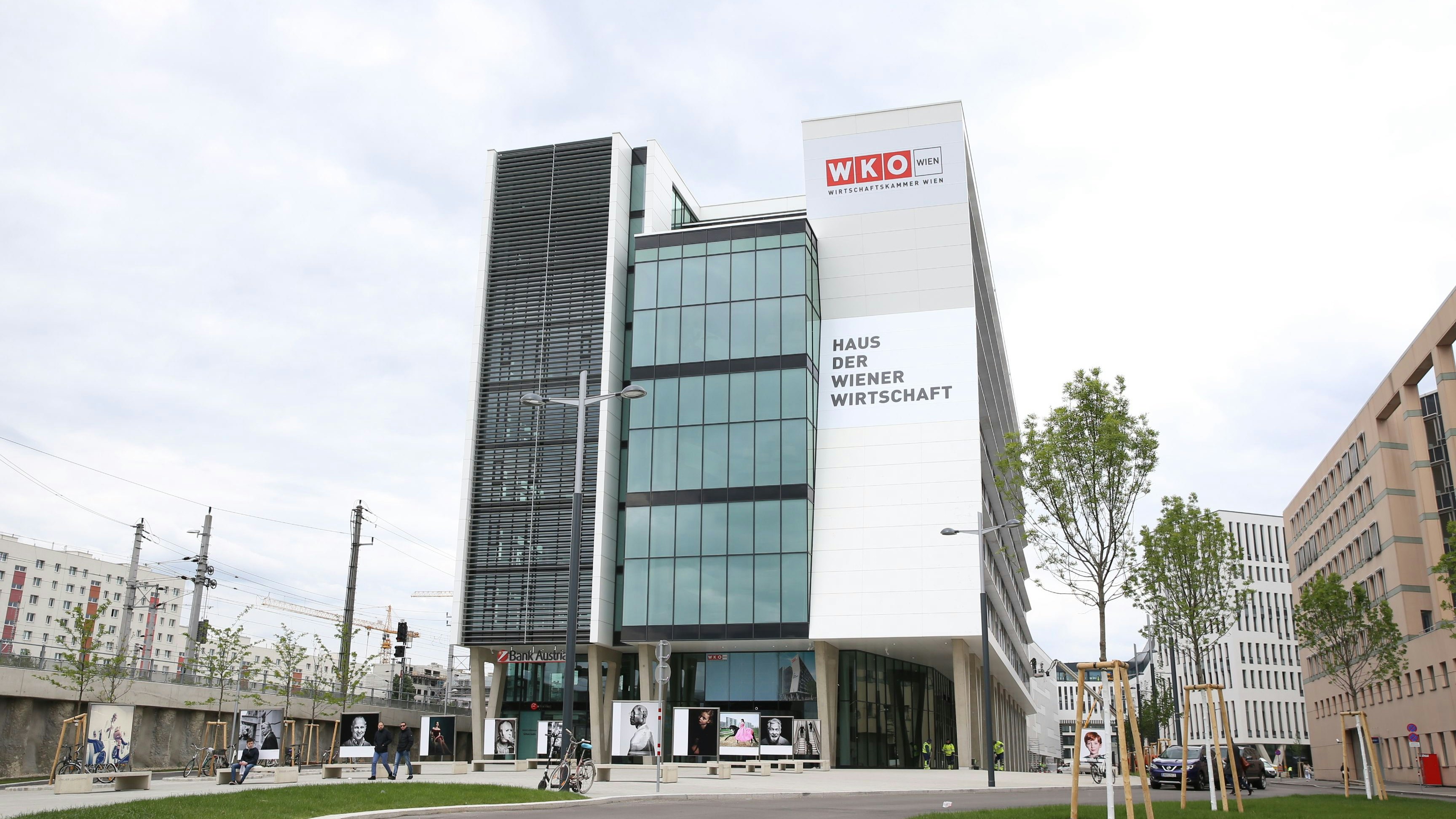 Heute.at - Plus 4,2 %! WKO-Beschäftigte erhalten mehr Lohn