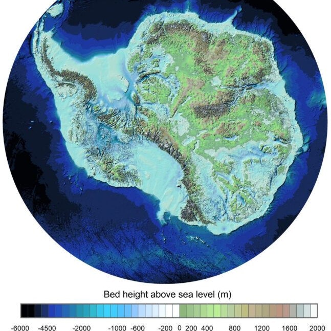 Gewaltige Gebirge ziehen sich durch die gesamte Antarktis.