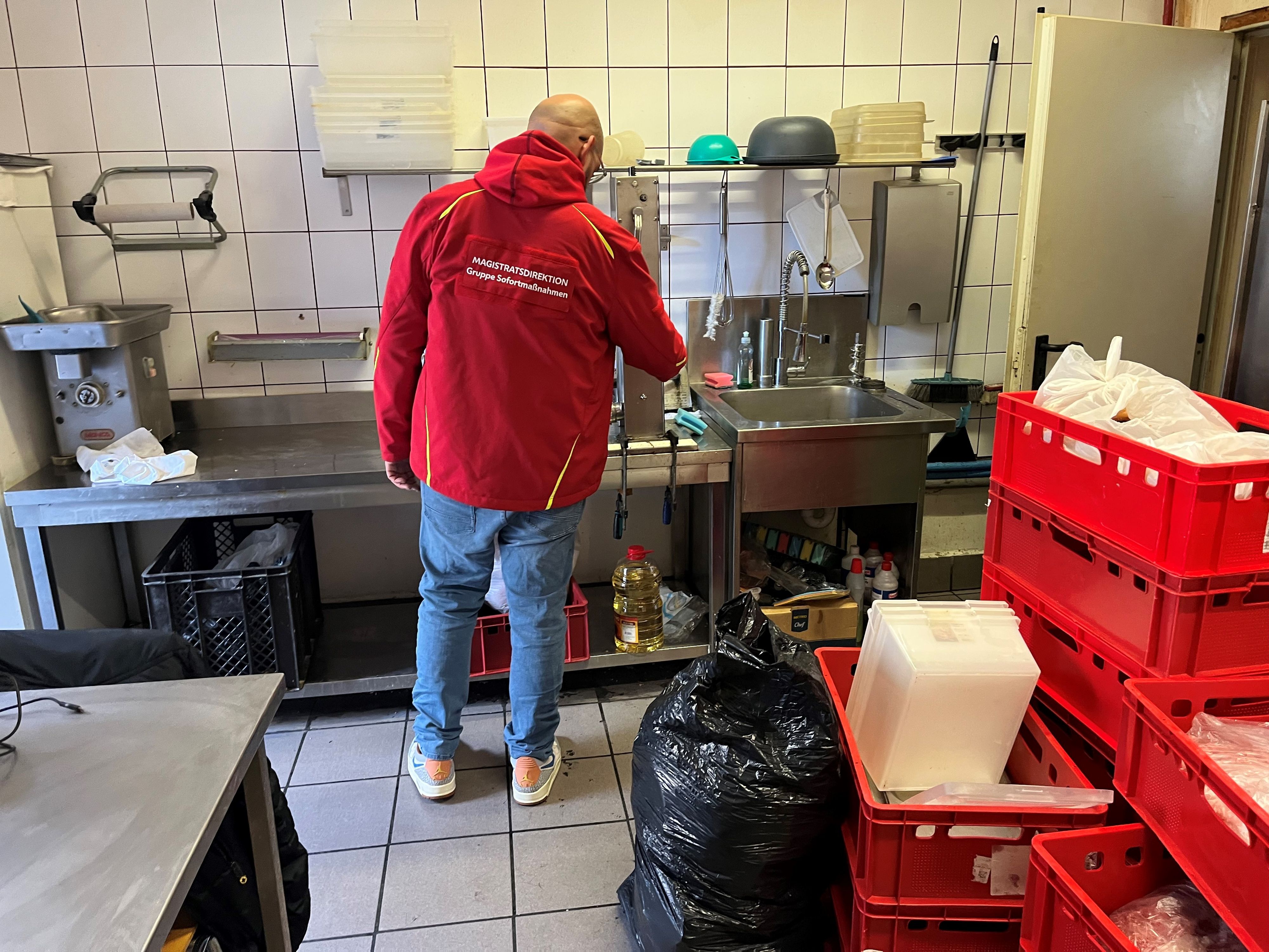 Die Gruppe Sofortmaßnahmen deckt weitere illegale Fleischerei auf.