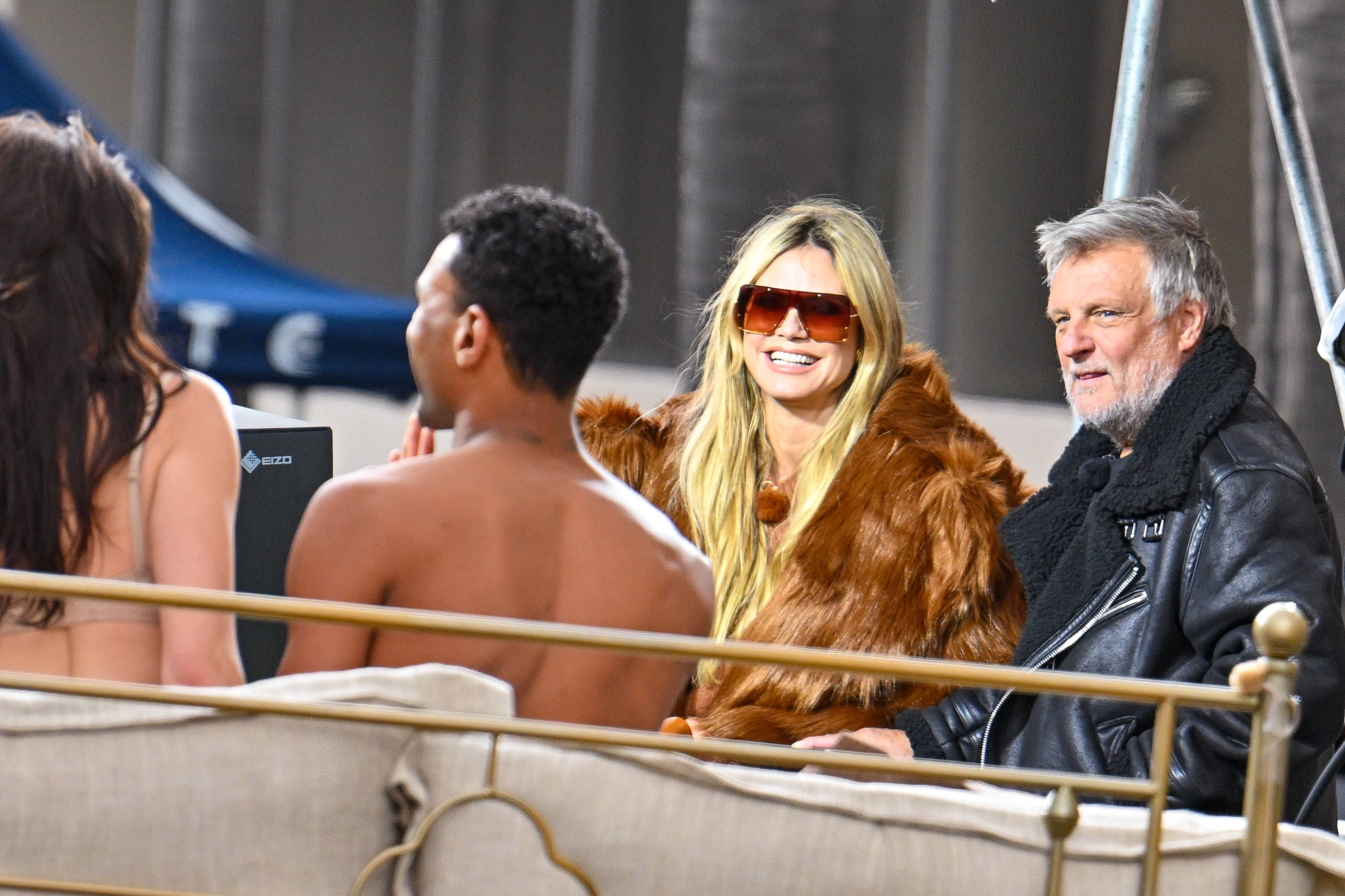 Heidi Klum und Starfotograf Rankin bei einem Shooting für Germany's Next Top Model auf dem Hollywood Boulevard.