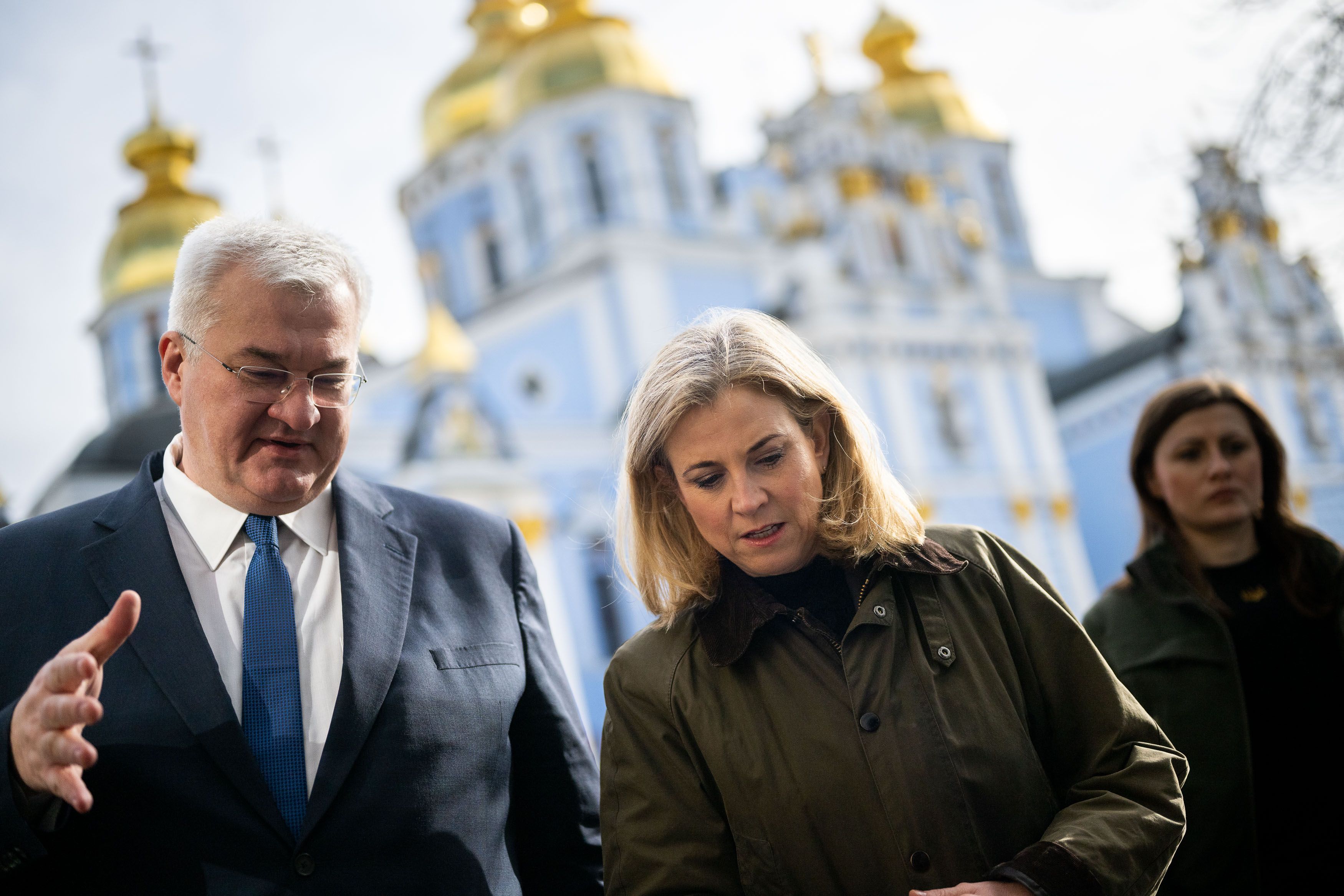 Außenministerin Beate Meinl-Reisinger (Neos) bei einem Besuch ihres ukrainischen Amtskollegen Andrij Sybiha in Kiew.