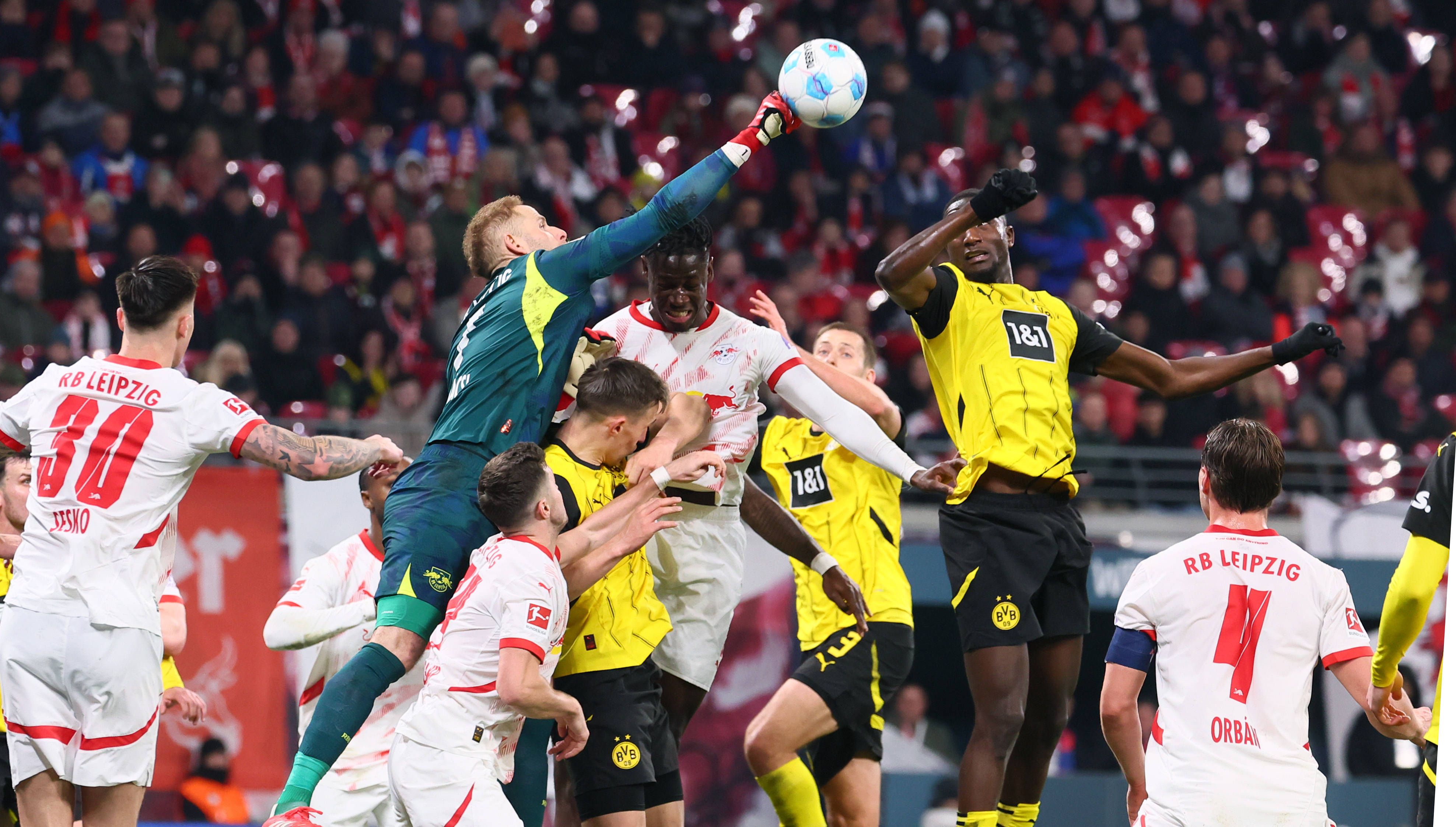 Simons und Openda trafen beim Leipzig-Sieg.