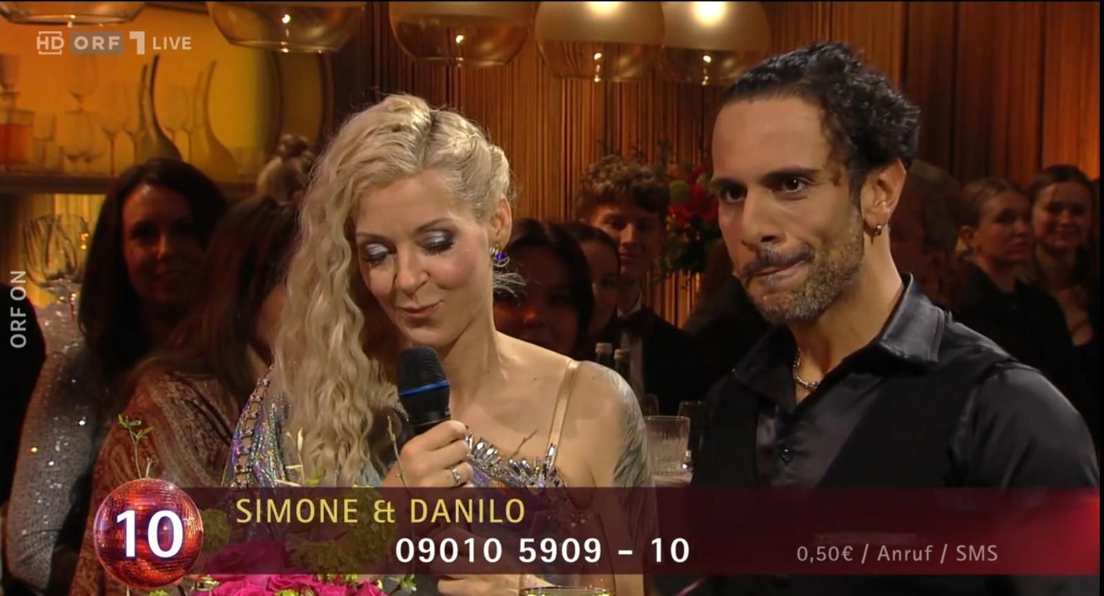 Ihr Tanzpartner Danilo ließ Simone bei einem Interview einfach stehen.