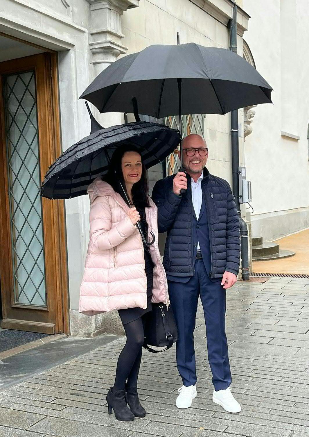 Der Bregenzer Bürgermeister <strong>Michael Ritsch</strong> (SPÖ) und Ehefrau Yvonne bei der Stimmabgabe im Rahmen der Vorarlberger Gemeindevertretungs- und Bürgermeisterwahlen.