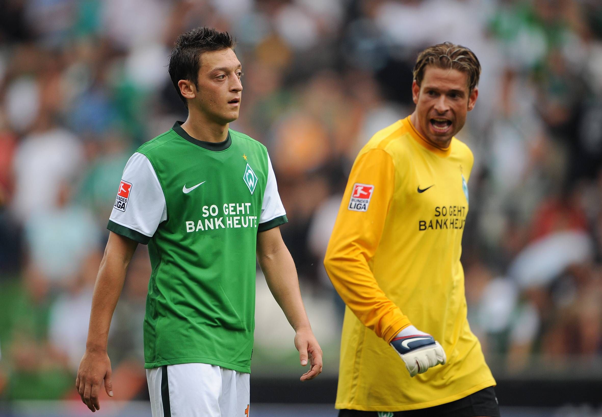 Mesut Özil (l.) und Tim Wiese sind nicht mehr erwünscht. 