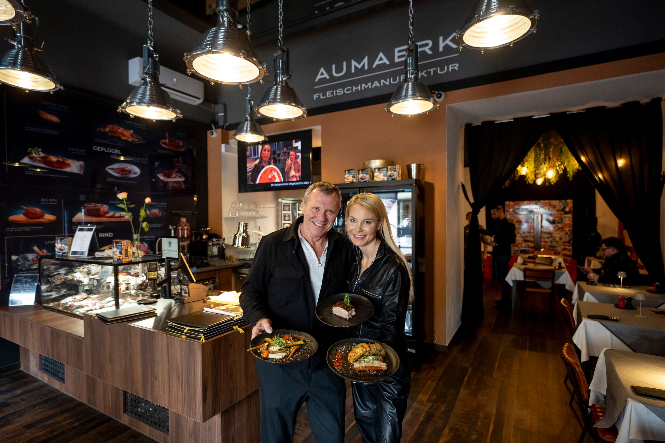 Harald und Karin Neumaerker betreiben die Fleischmanufaktur Aumaerk in der Seilergasse 14 in der Innenstadt.