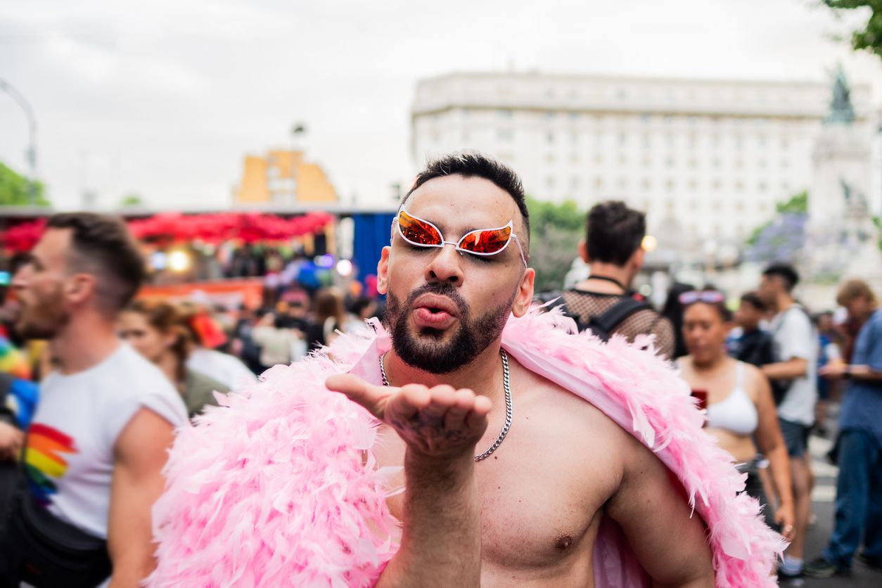 Krankenkasse muss Bartentfernung zahlen.