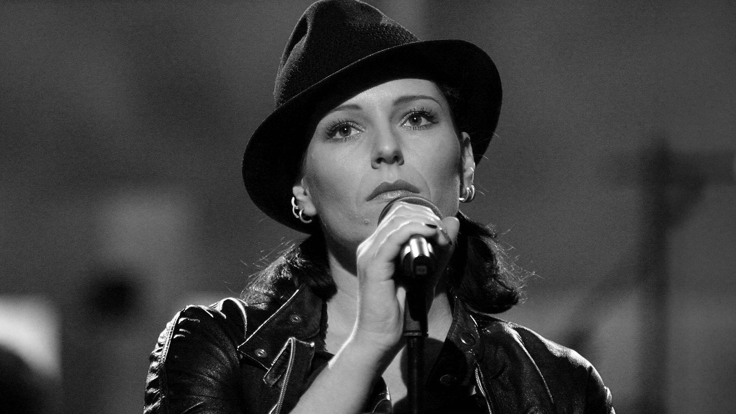 AnNa R. ist gerade einmal 55 Jahren Jahre alt geworden.