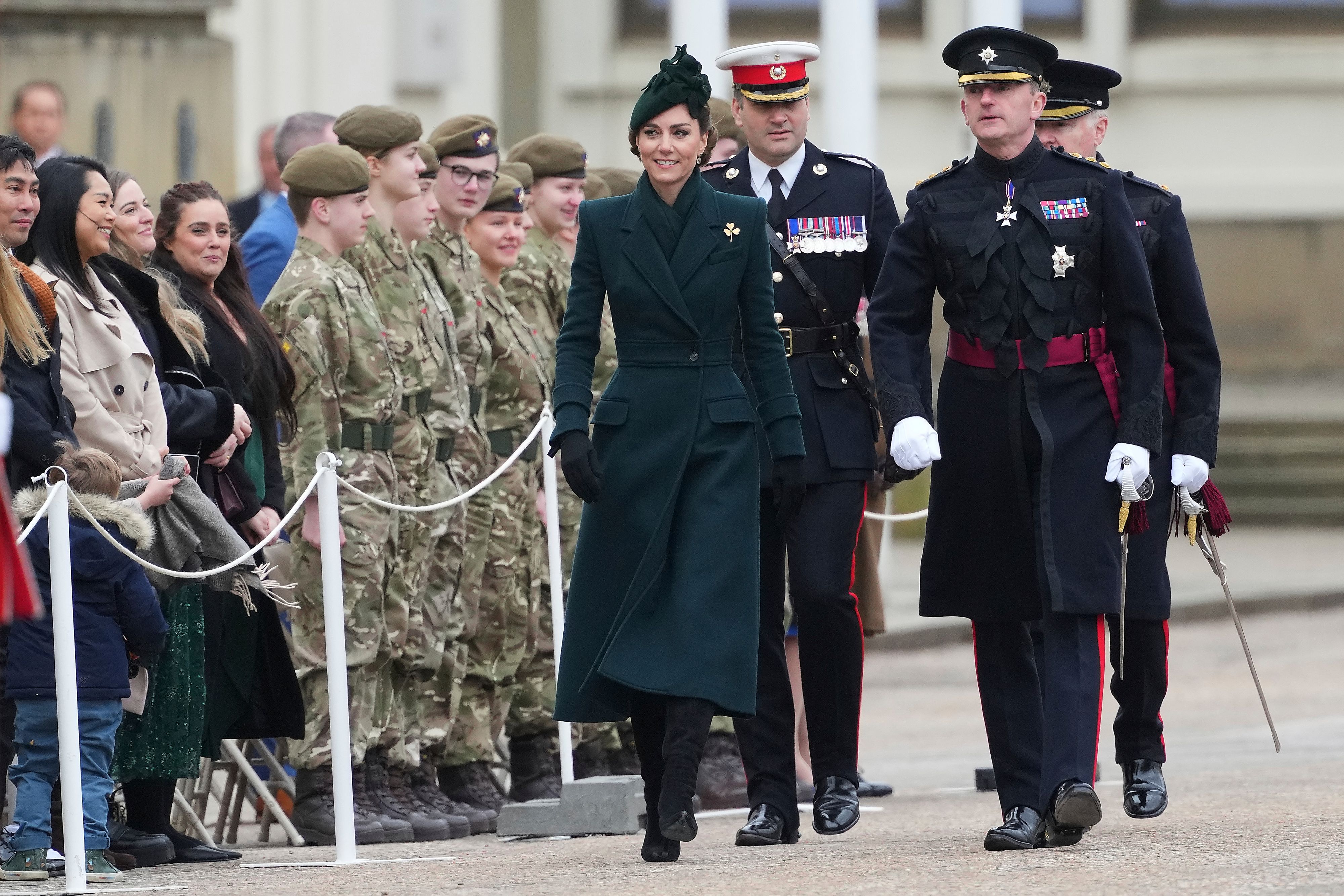 Prinzessin Kate trifft zu den Feierlichkeiten zum St. Patrick's Day in den Wellington Barracks in London ein.