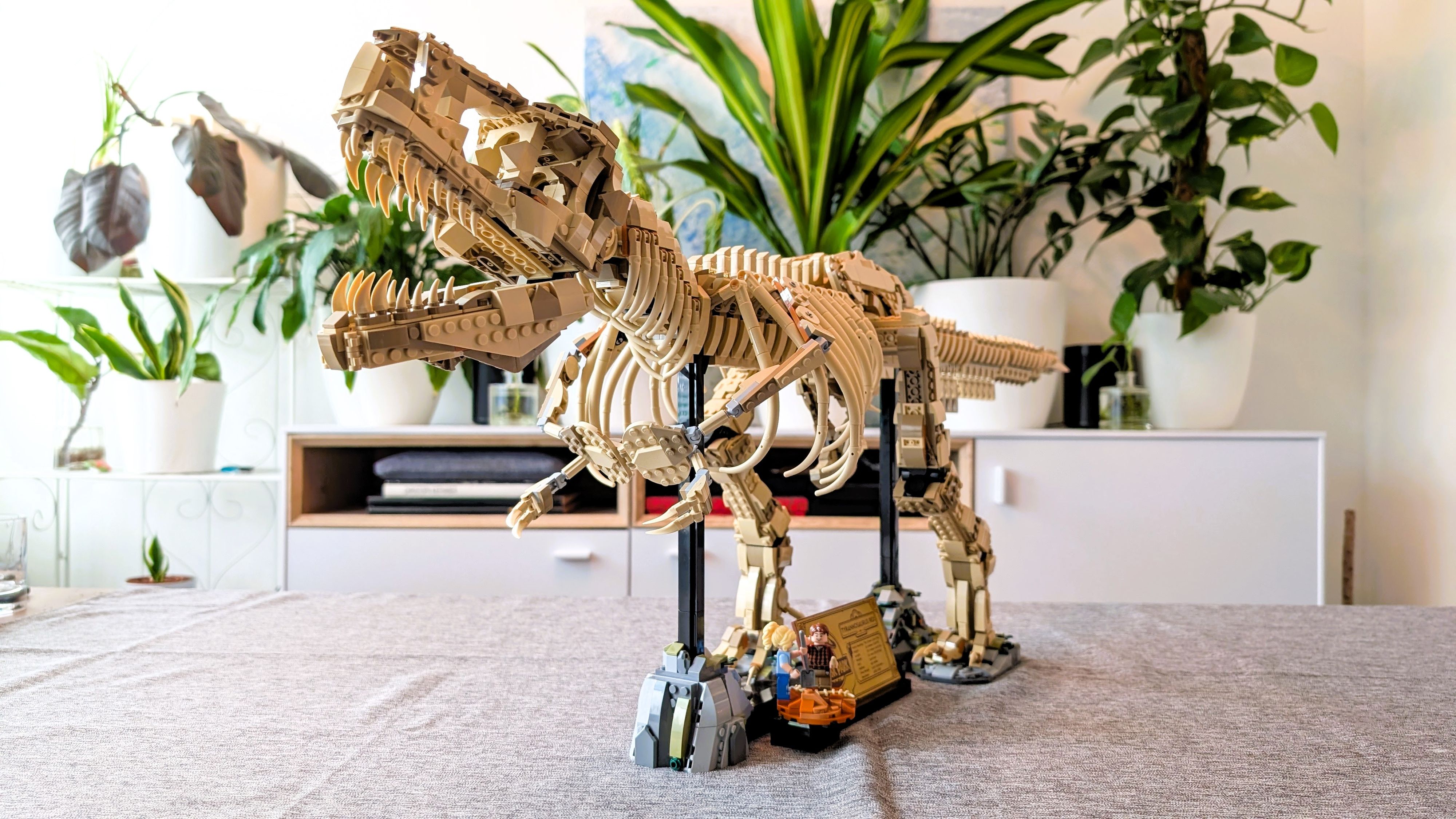 Der LEGO T-Rex: Das fertige Modell ist ein imposantes Ausstellungsstück, das in jeder Sammlung zum Blickfang wird.