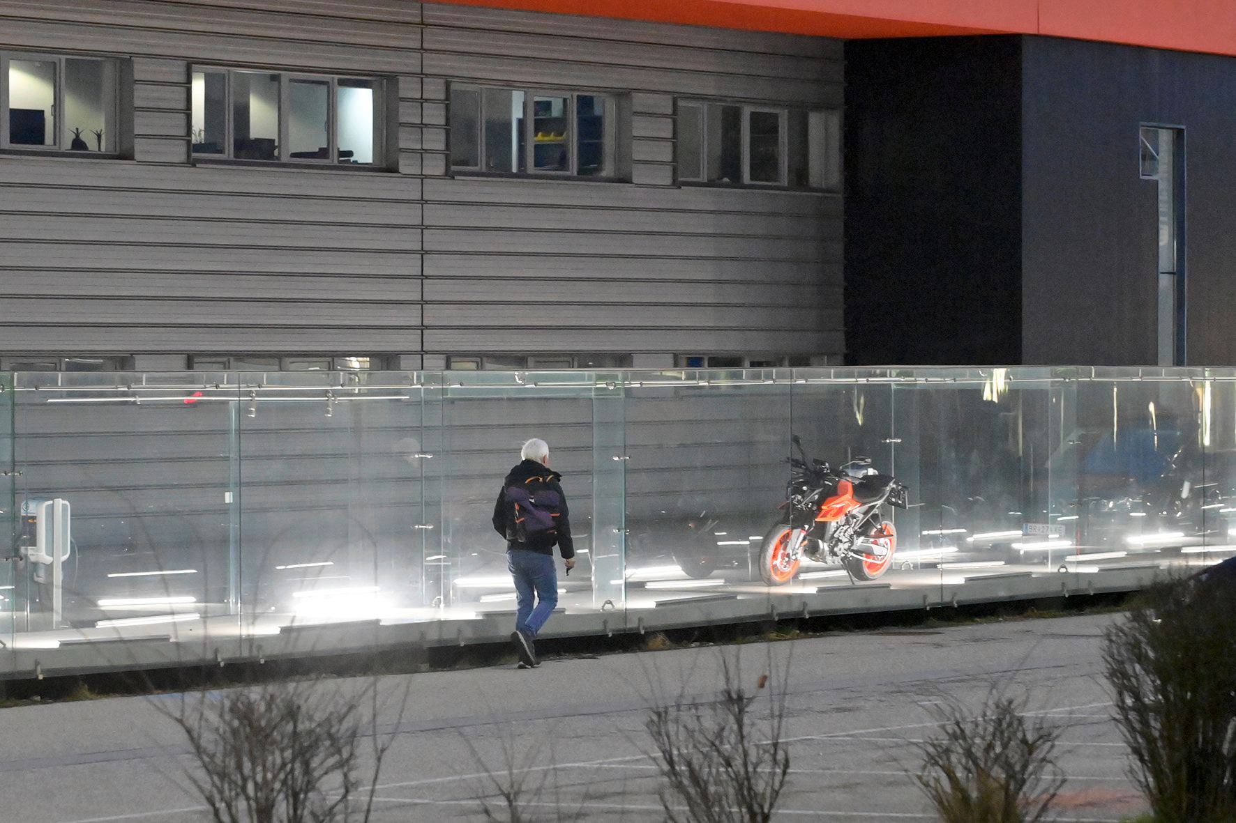 Montagfrüh kurz vor 6 Uhr trudelten die ersten Mitarbeiter beim KTM-Hauptwerk in Mattighofen (Bez. Braunau) ein.