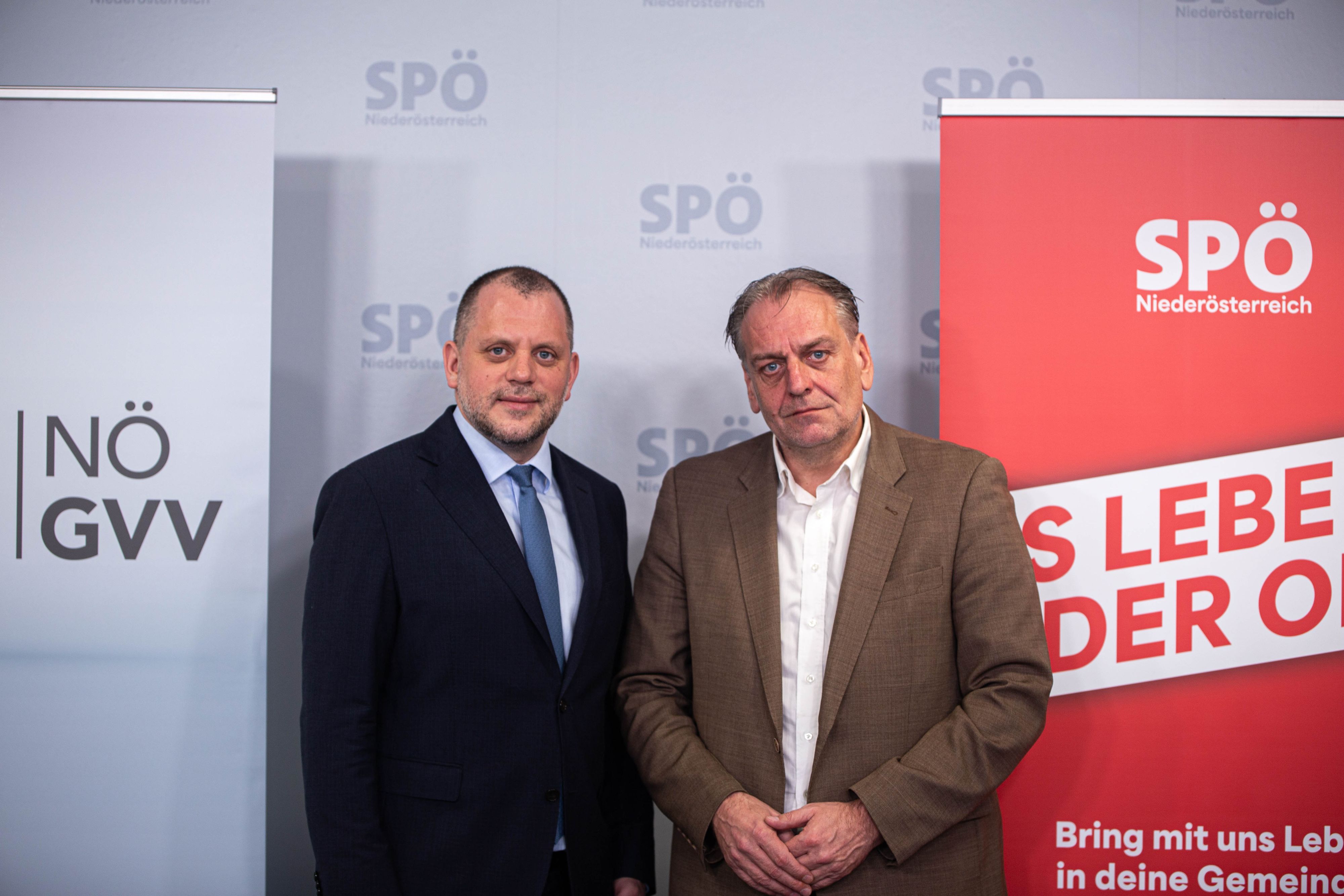 Wolfgang Zwander und Andreas Kollross bei der Pressekonferenz