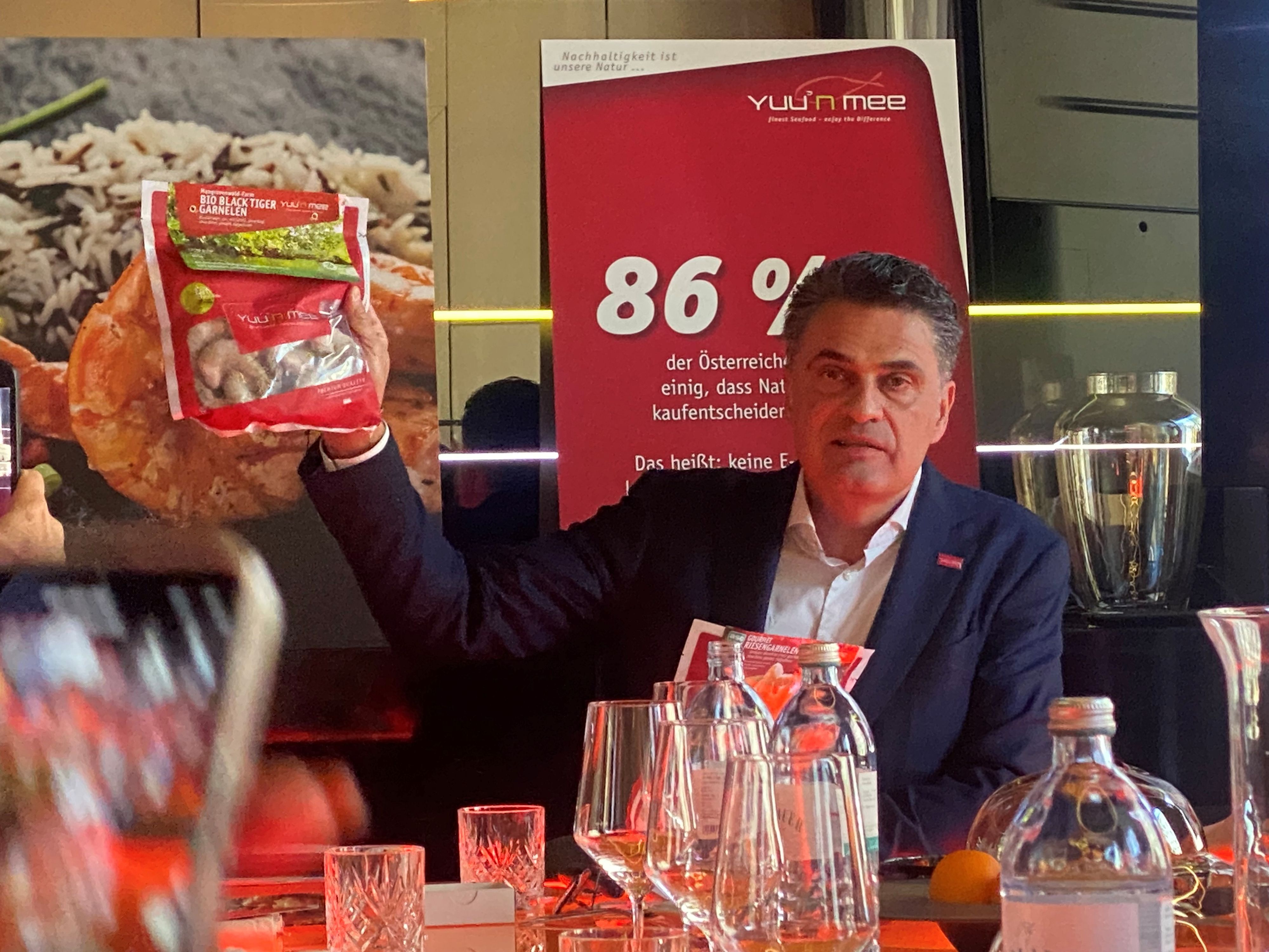 Nachhaltige Garnelen schmecken anders, ist Yuu'n Mee-Gründer Robert Hermann überzeugt.