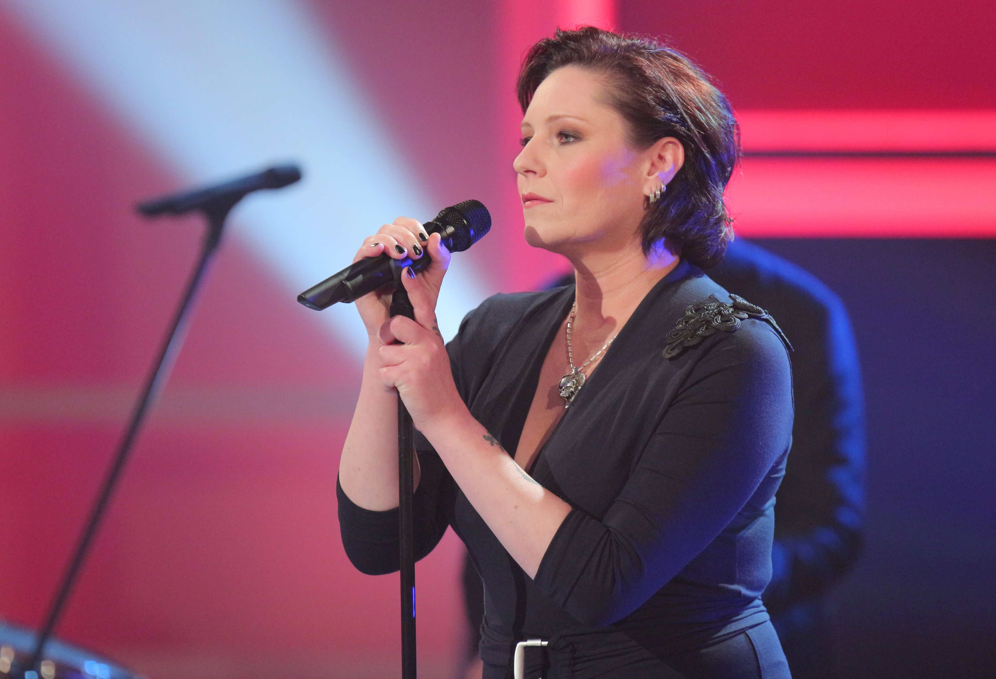 Sängerin AnNa R. heißt gebürtig Anna Rosenbaum.