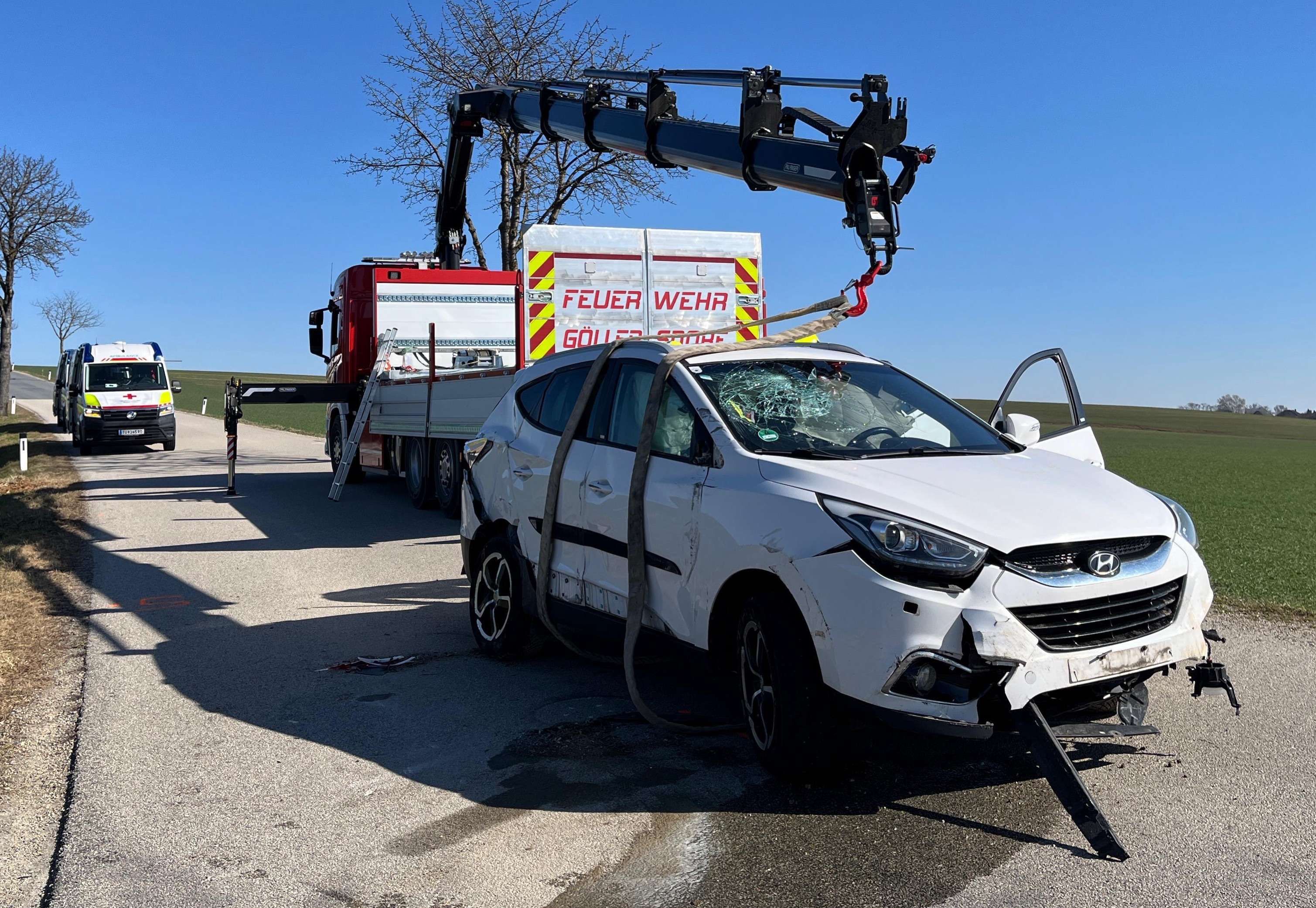 Mutter und Kinder bei Auto-Überschlag verletzt