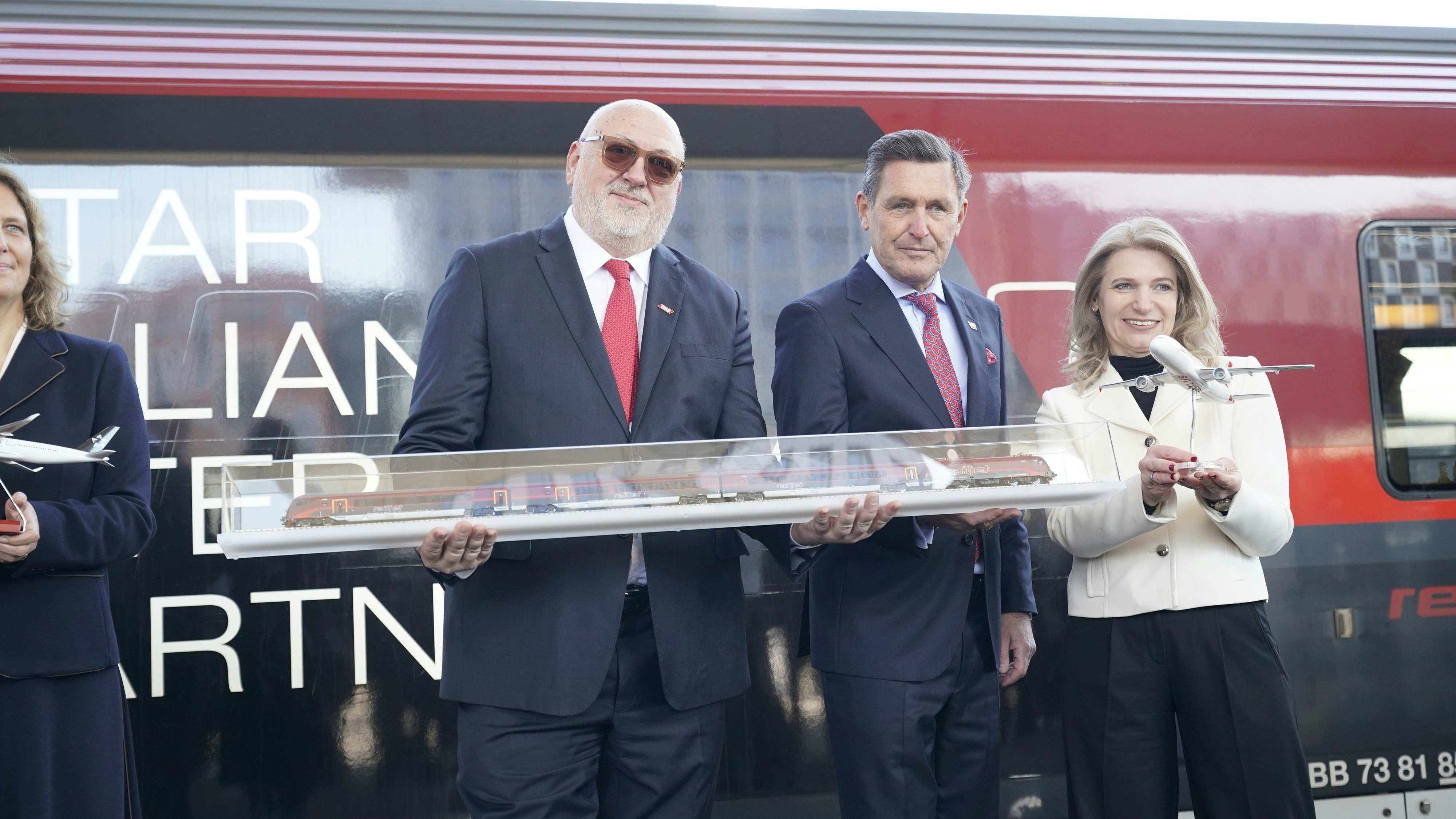 Mobilitäts-Partnerschaft: Minister Peter Hanke mit ÖBB-Boss Andreas Matthä (li.) und AUA-Chefin Annette Mann
