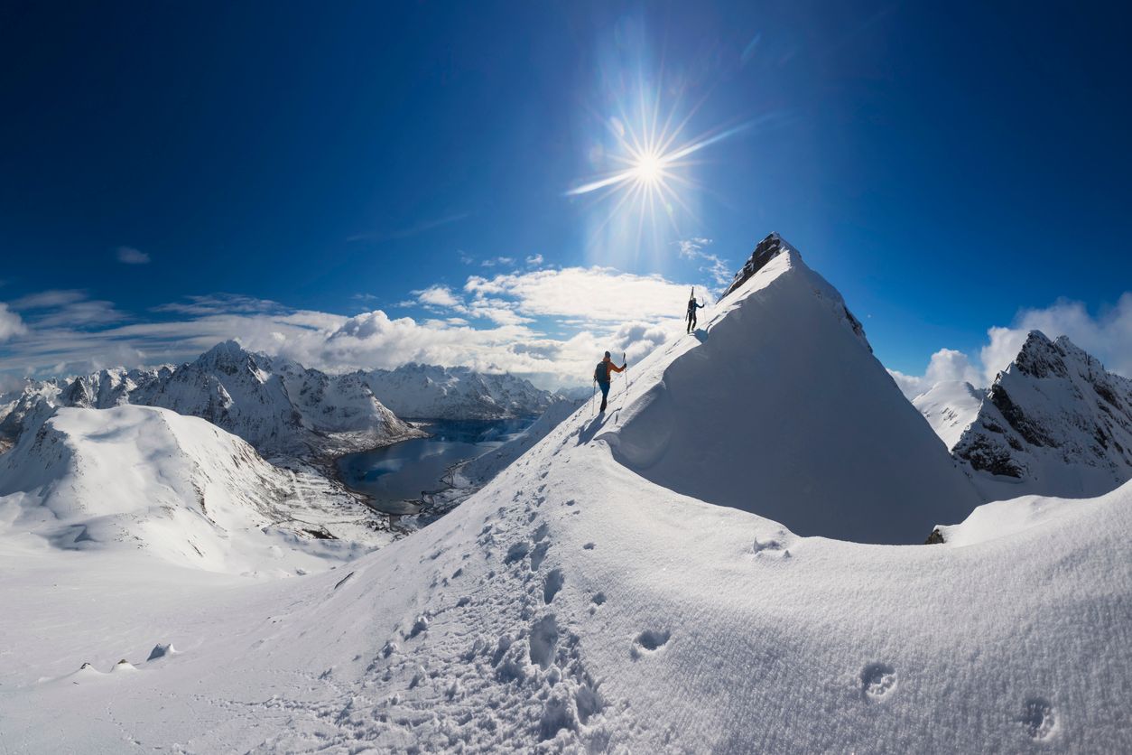 Touristen wurden in Lyngen von einer Lawine mitgerissen (Symbolfoto).
