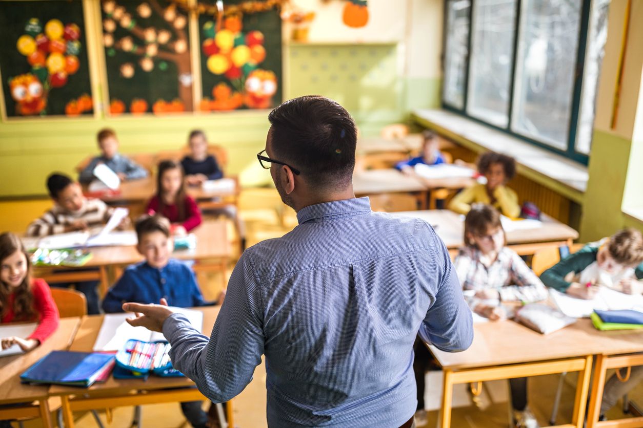 Der Fake-Lehrer (48) soll 15 Jahre lang Deutsch und Sport unterrichtet haben. (Symbolbild)