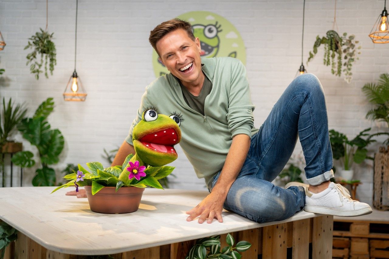 Robert Steiner und Co-Moderatorin Lila Grasgrün