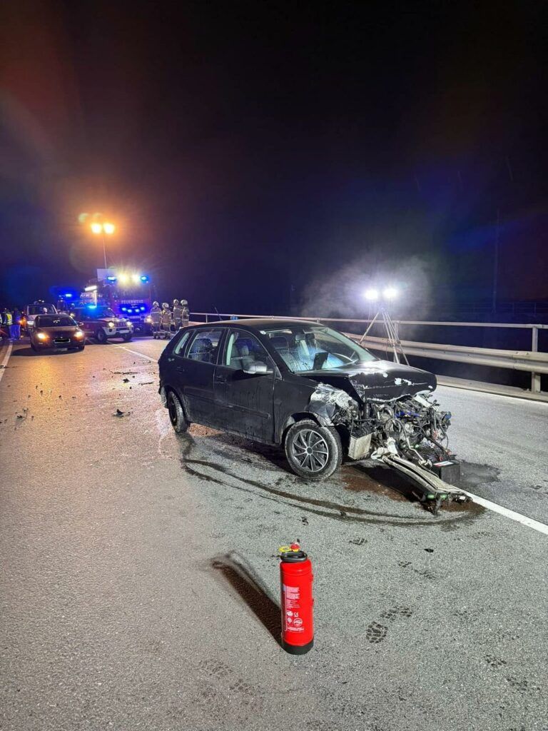 Die Feuerwehr übernahm die Aufräumarbeiten.