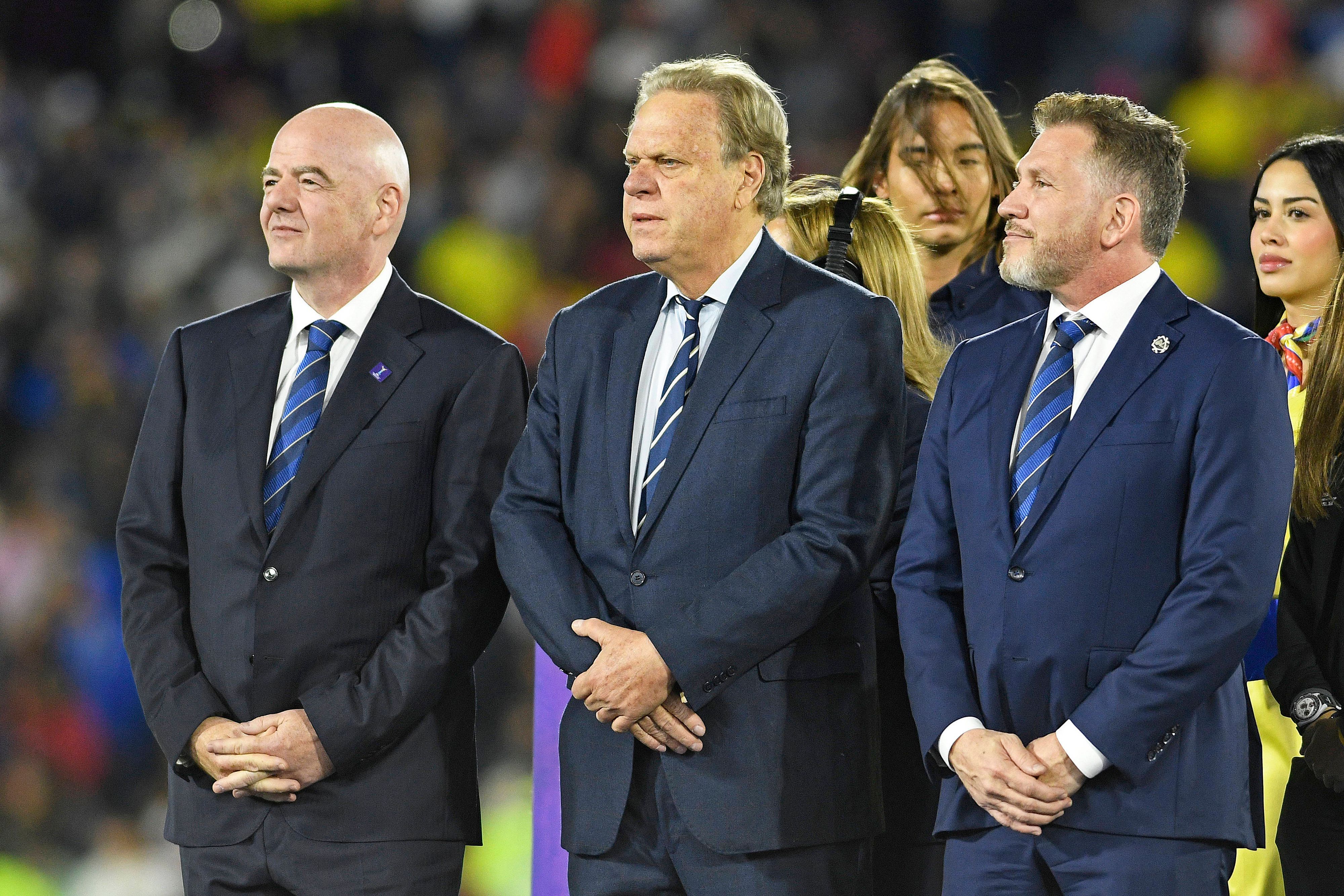 Alejandro Dominguez (r.) sorgte für einen Eklat.