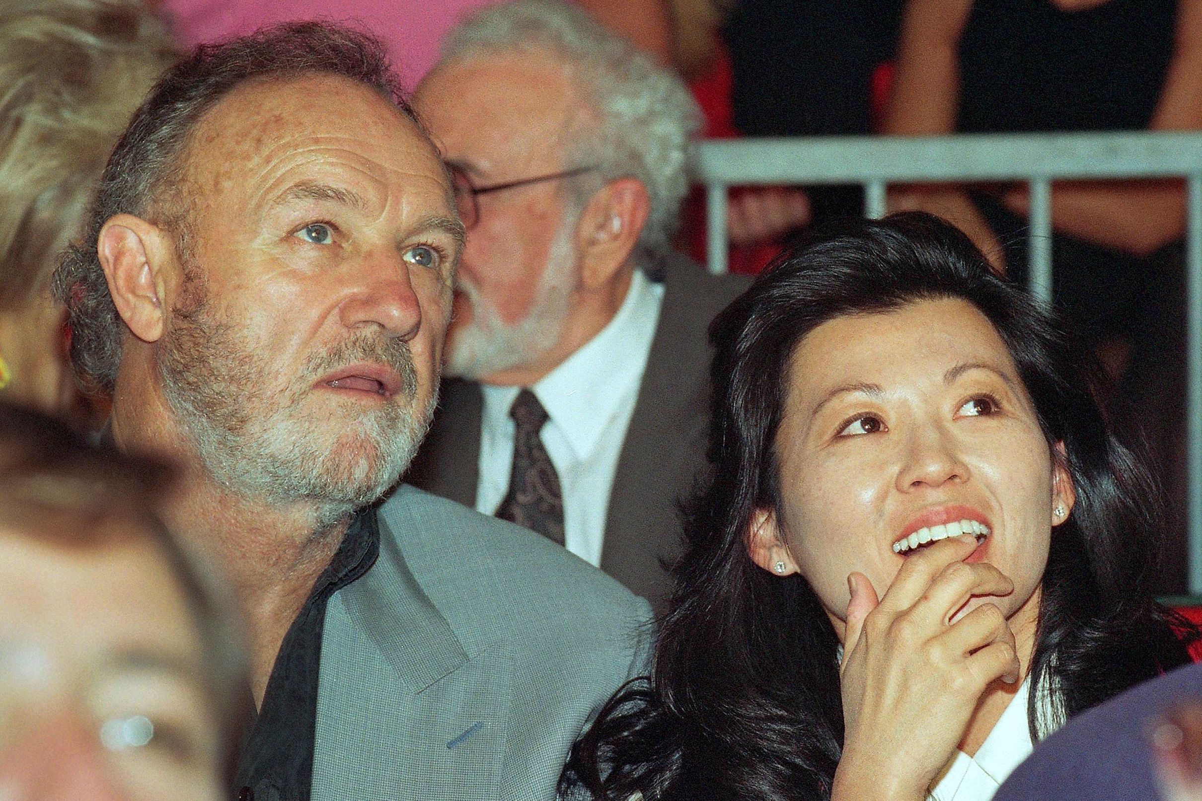 Die Todesursache von Gene Hackman und seiner Frau Betsy Arakawa könnte für die Öffentlichkeit immer ungeklärt bleiben. Die Töchter des Schauspielers wollen den Autopsiebericht nicht veröffentlichen.