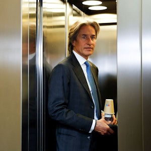 Fußfessel zum 57. Geburtstag: So schaut Grassers neues Leben aus