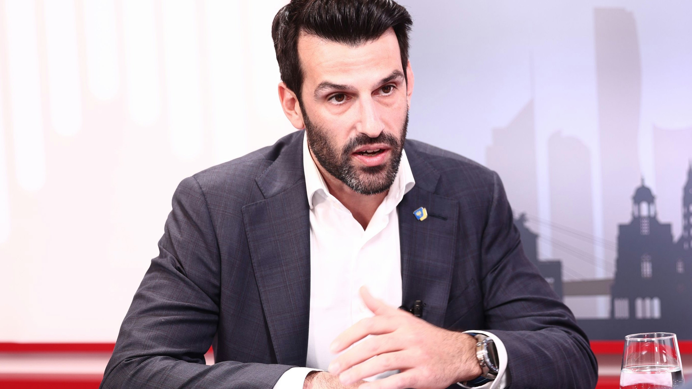 Heute.at - Landbauer schlägt Alarm: Illegale Migration stoppen