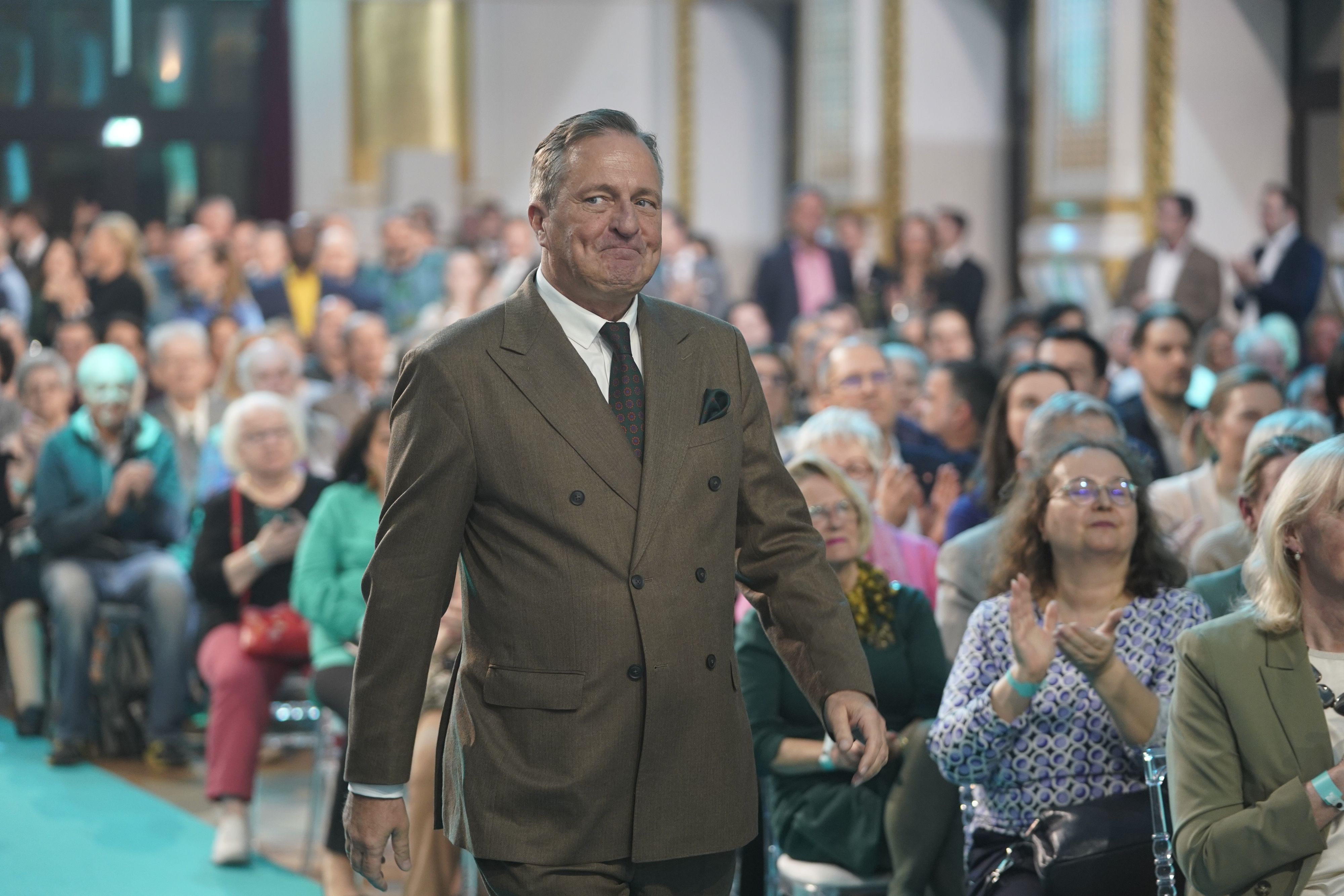 Heute.at - 14.000 Euro – Grüne lassen Gehalt von Juraczka prüfen