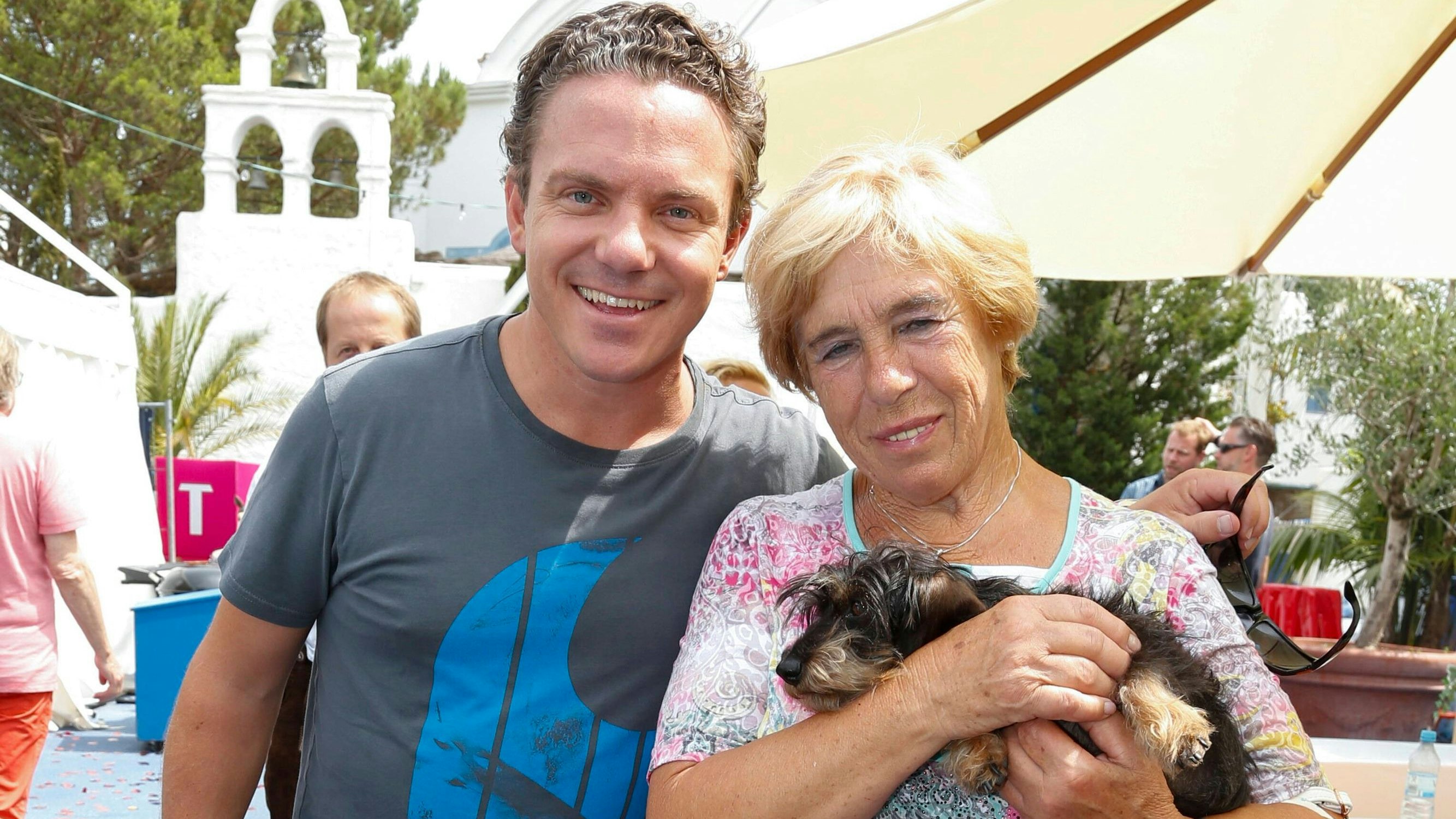 Heute.at - Stefan Mross nimmt Abschied von seiner Mutter Stefanie