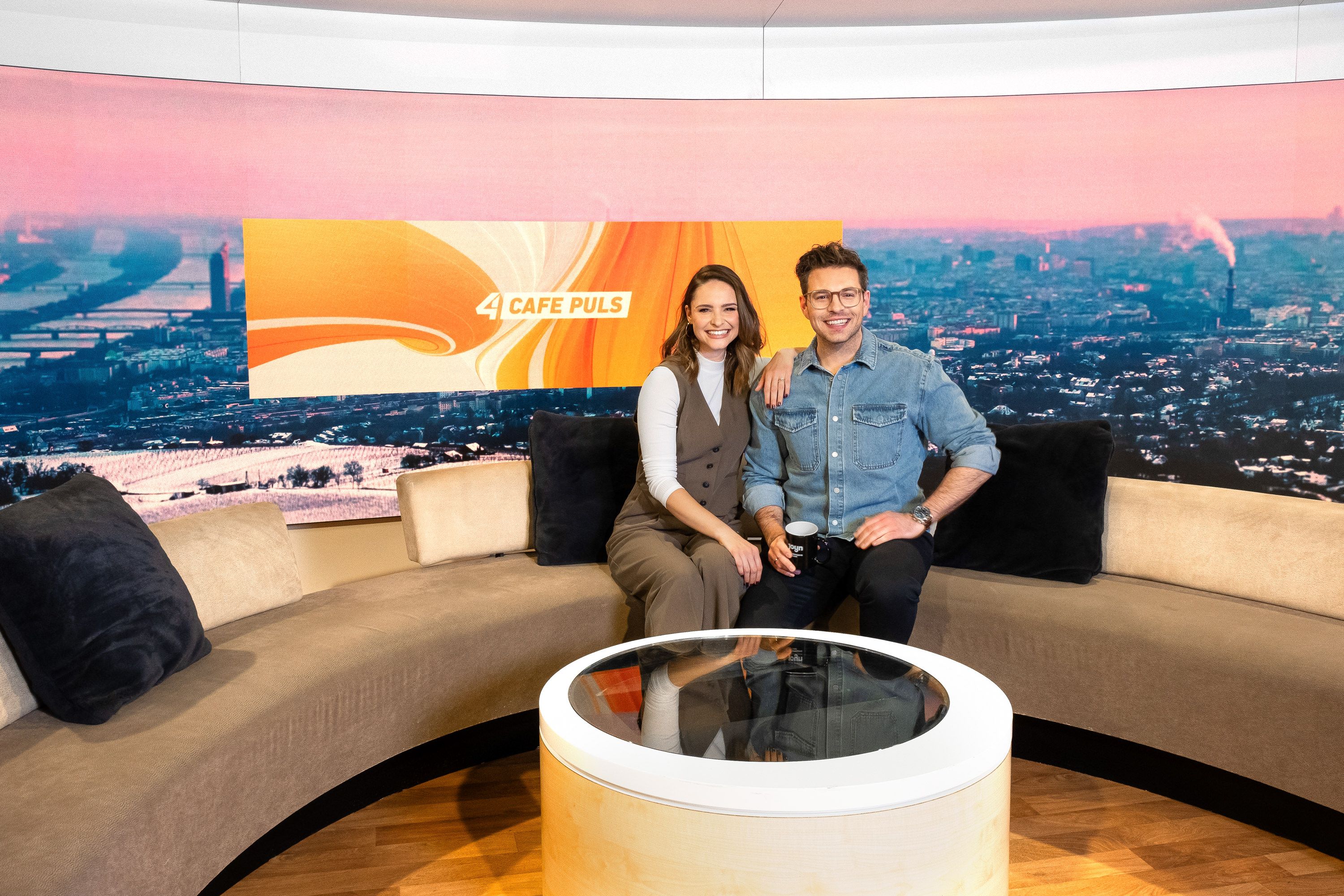 Julia Furdea feiert nach einer Baby-Pause ihr Comeback bei 