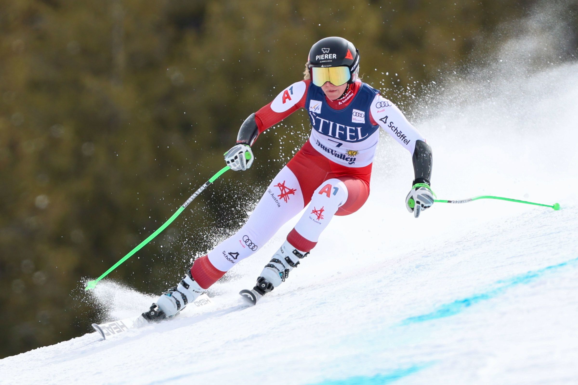 Cornelia Hütter wollte die Abfahrtskugel verteidigen.