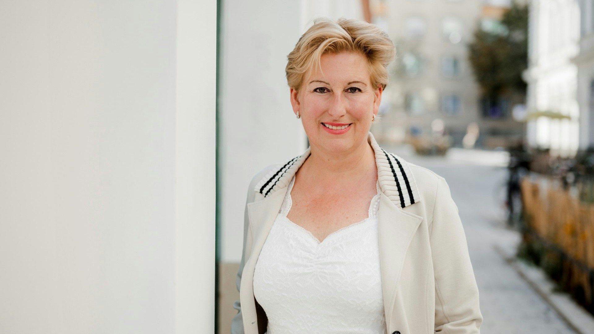 Christina Schlosser will als Spitzenkandidatin in Neubau für mehr Sicherheit am Gürtel und Parkplatzlösungen sorgen.