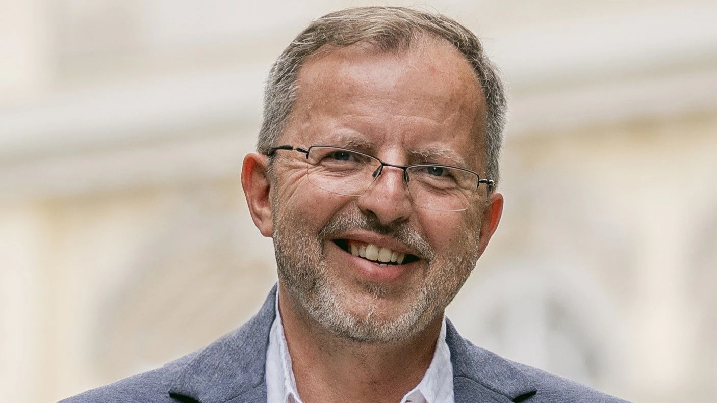 Friedrich Nikolaus Ebert ist ehemaliger Bezirksvorsteher und aktueller Bezirksrat in Hietzing.