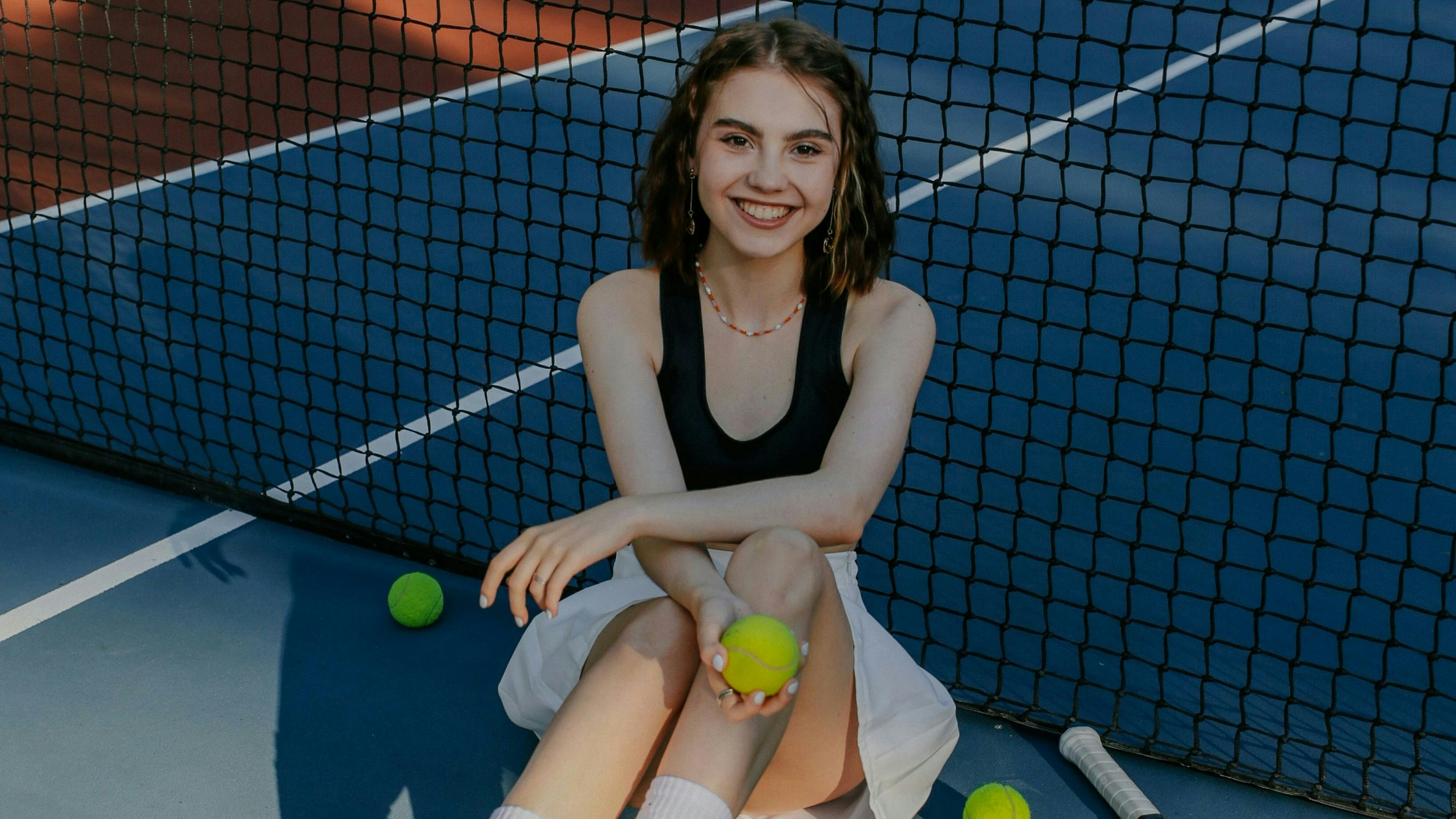 Von Tennis bis Yoga - Hauptsache es beinhaltet Bewegung. Das raten Forscher einer Studie zur Behandlung von Endometriose.