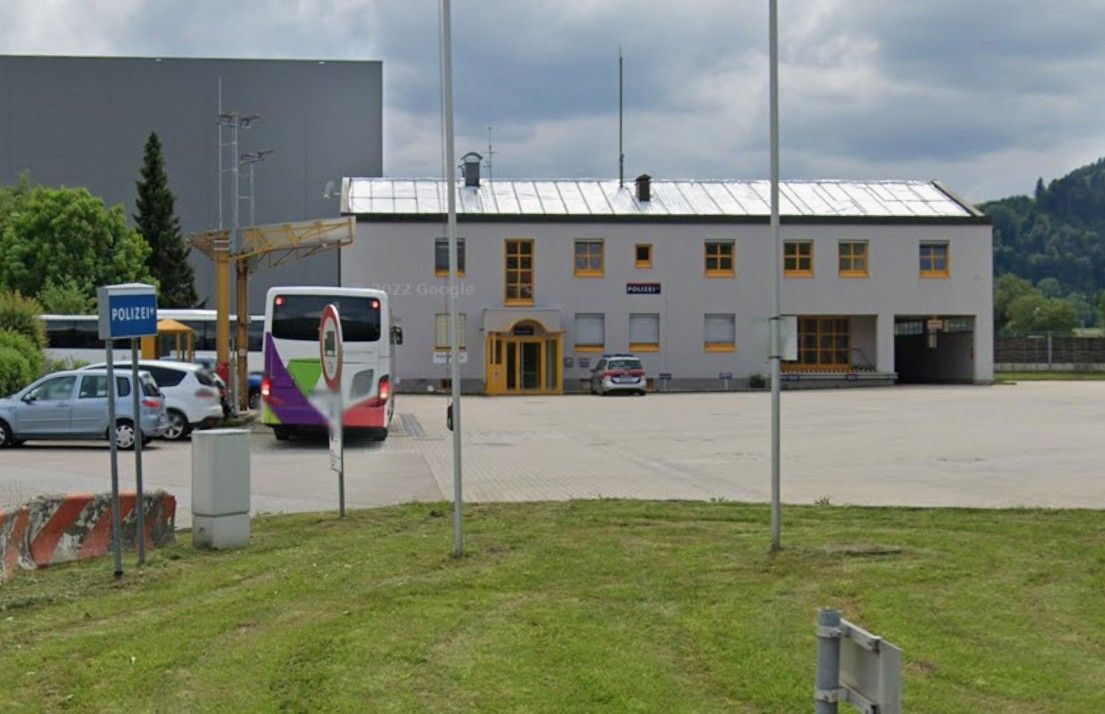 Die Polizei Mondsee (Foto) bittet die Bevölkerung um Hinweise.