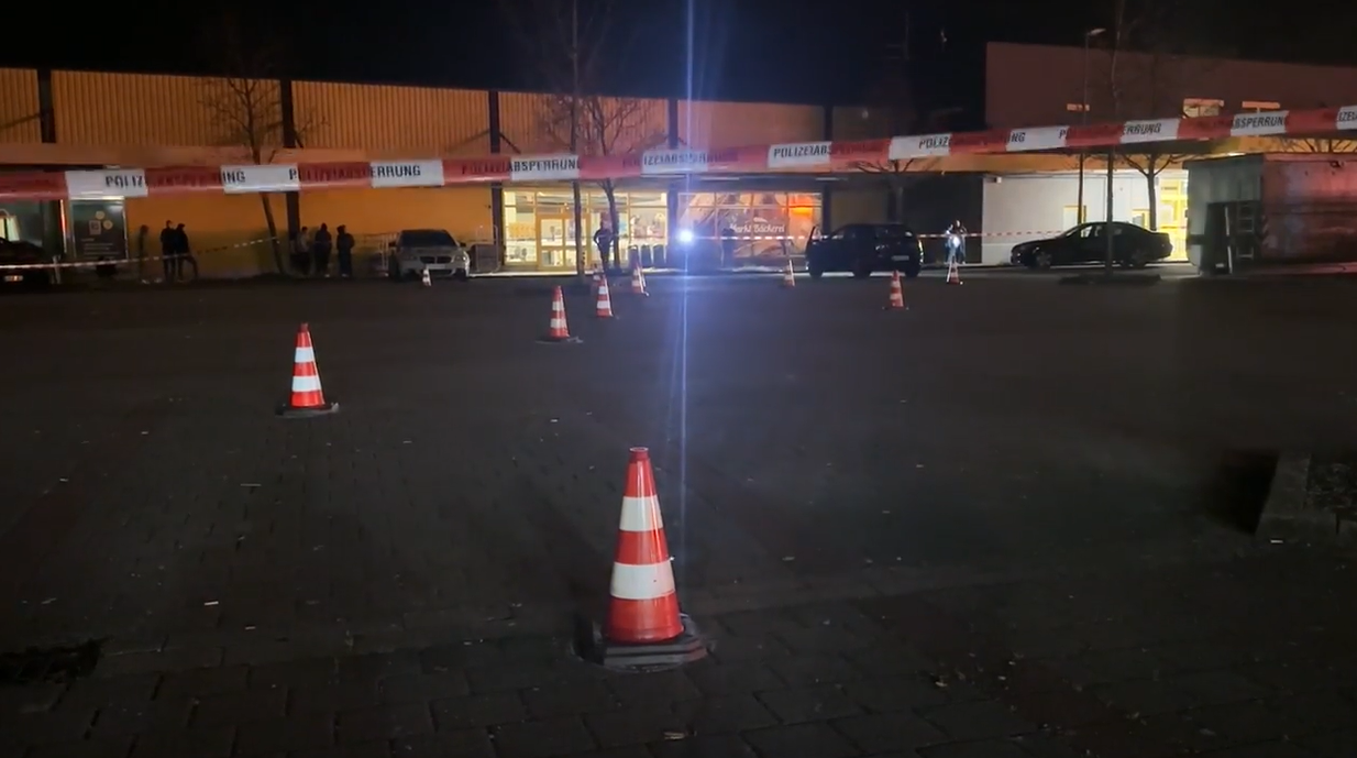 Auf einem Parkplatz in Offenburg fielen mehrere Schüsse.