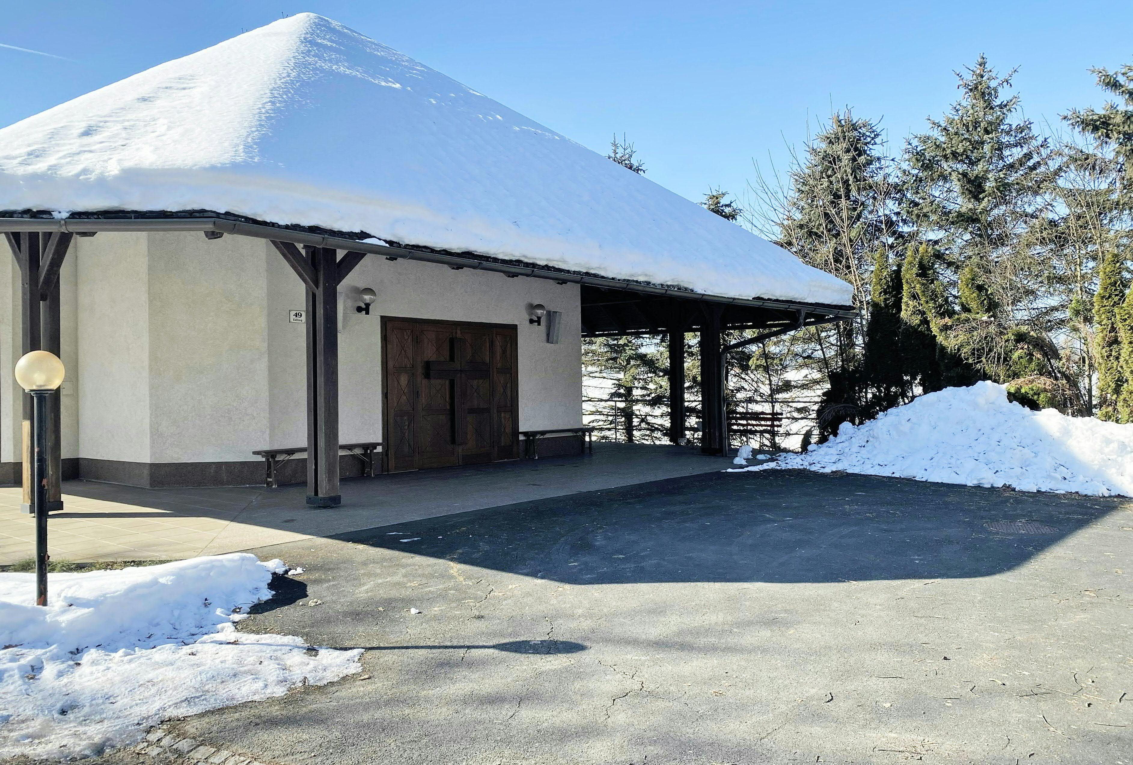 Vor dieser Bestattungshalle wurde die Leiche der Frau entdeckt. 